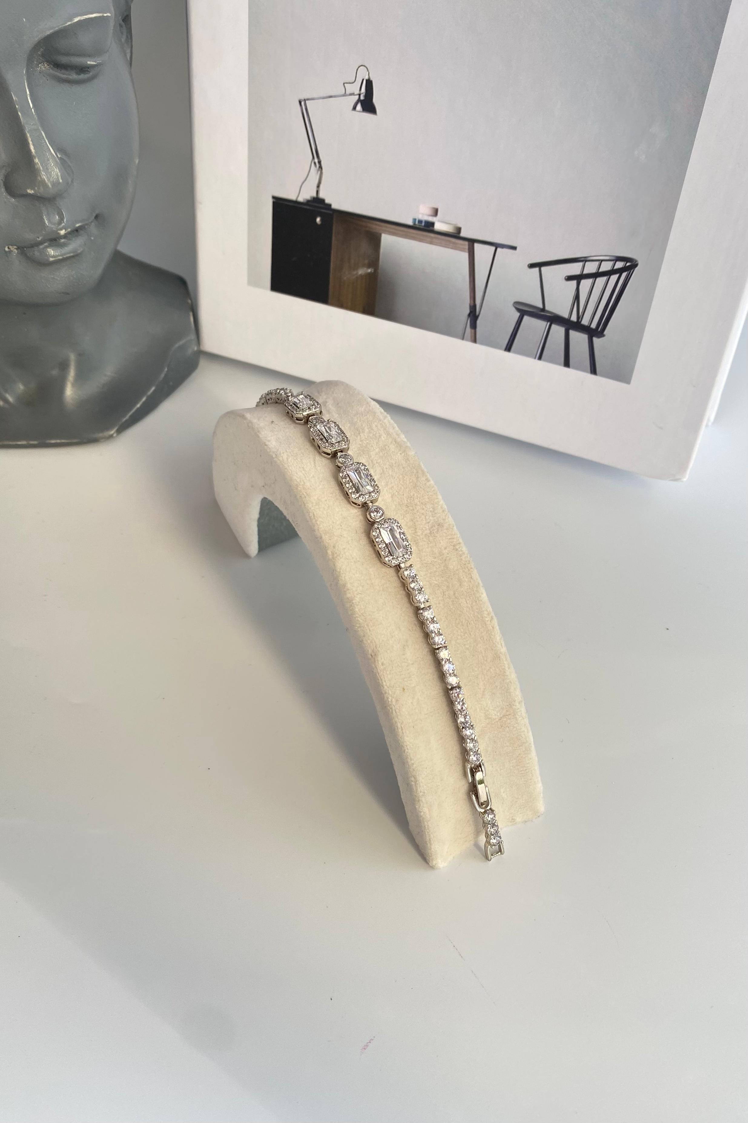 DÖRTLÜ BAGET TAŞLI SU YOLU BİLEZİK