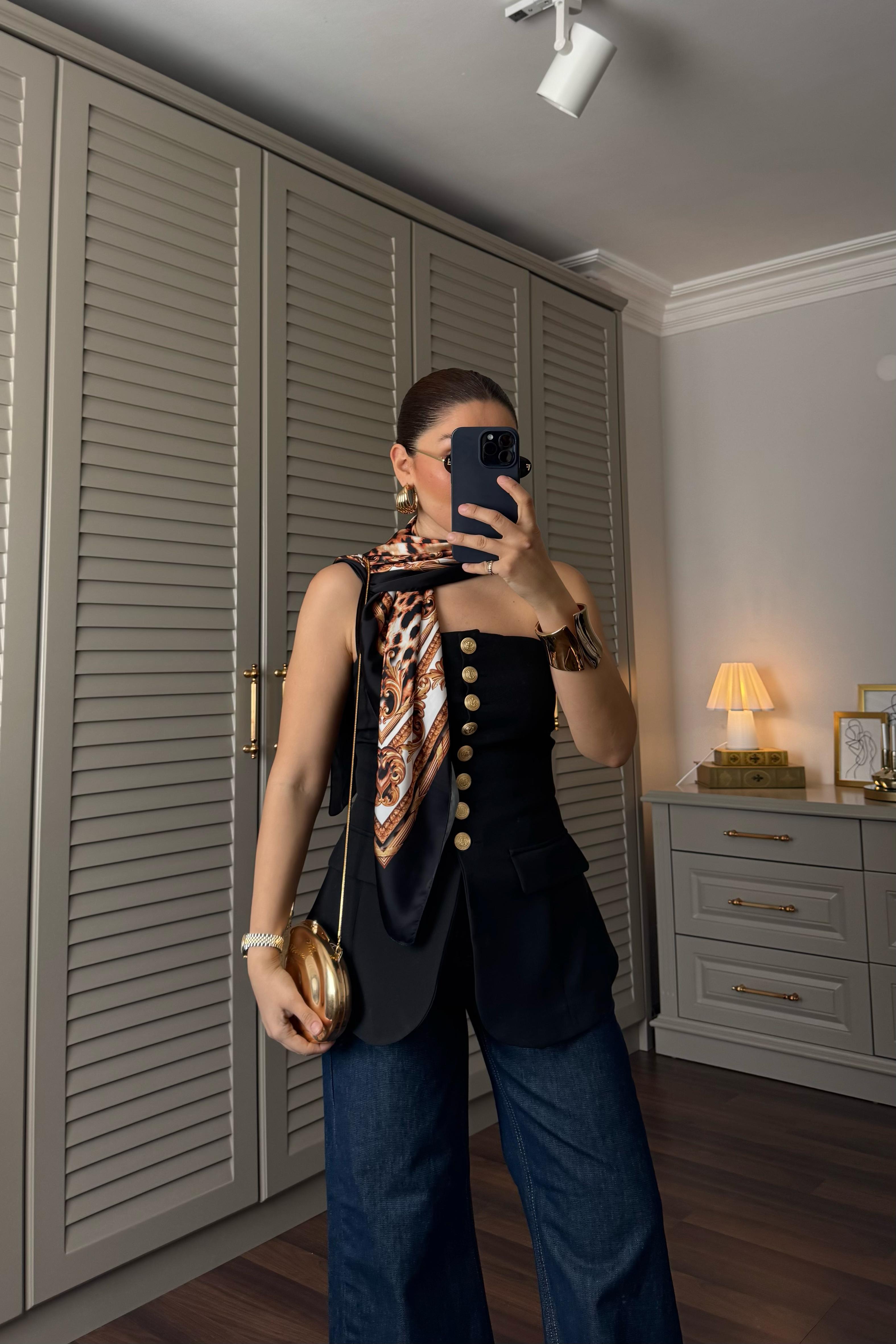 GOLD DÜĞMELİ STRAPLEZ YELEK