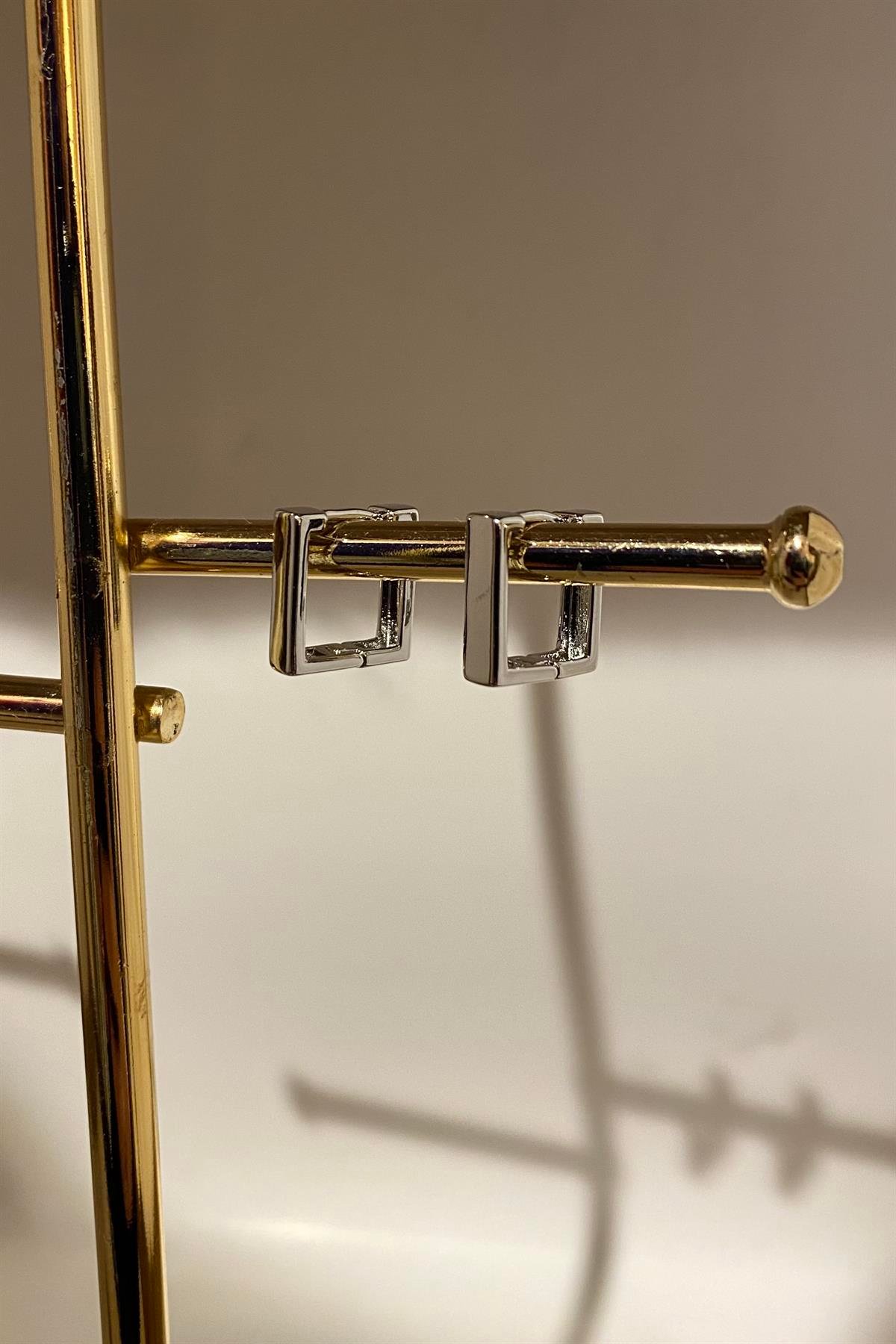 KARE HALKA KÜPE 1,3cm