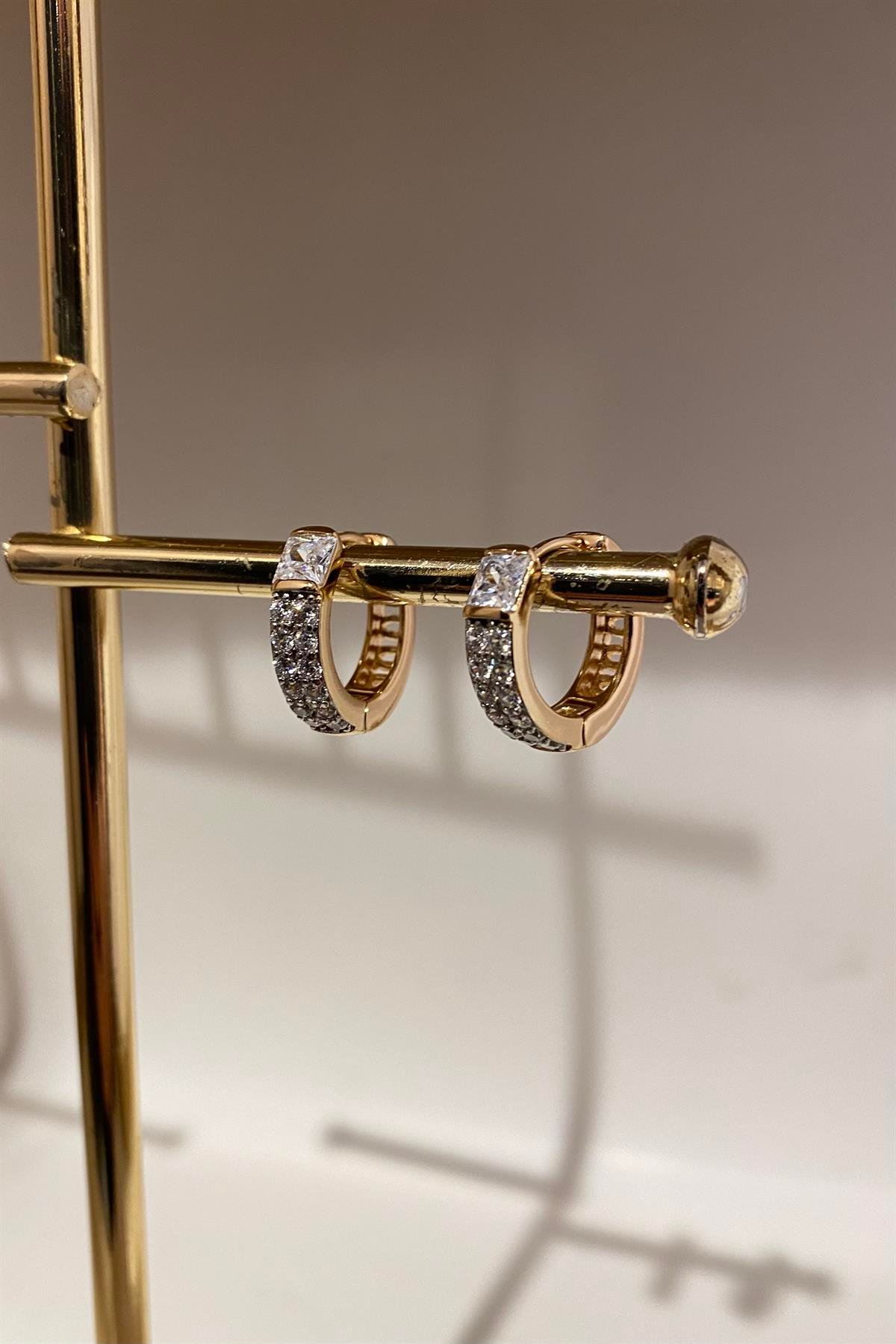 KARE VE İKİ SIRA HALKA KÜPE 1,5cm