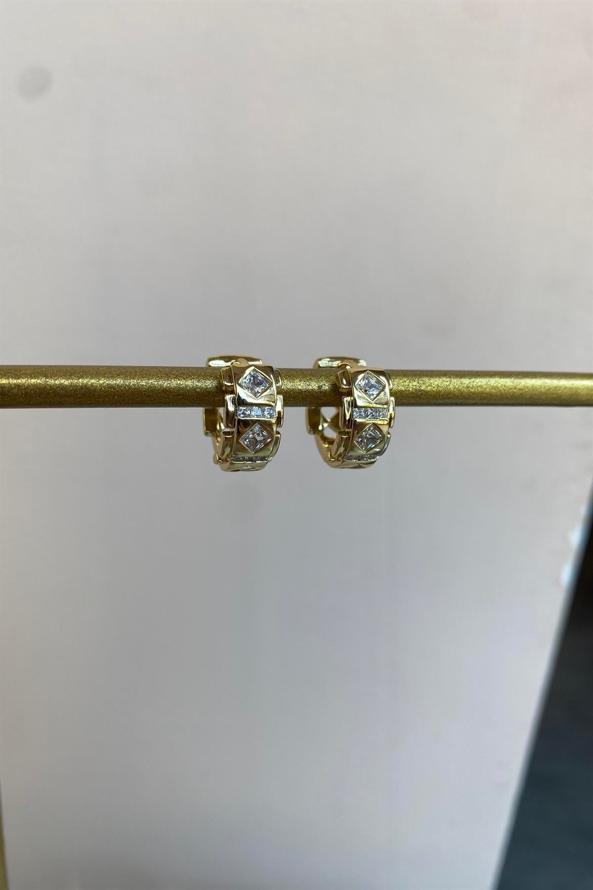 KARO ÇİZGİ TAŞLI TOMBUL KÜPE 1,4cm