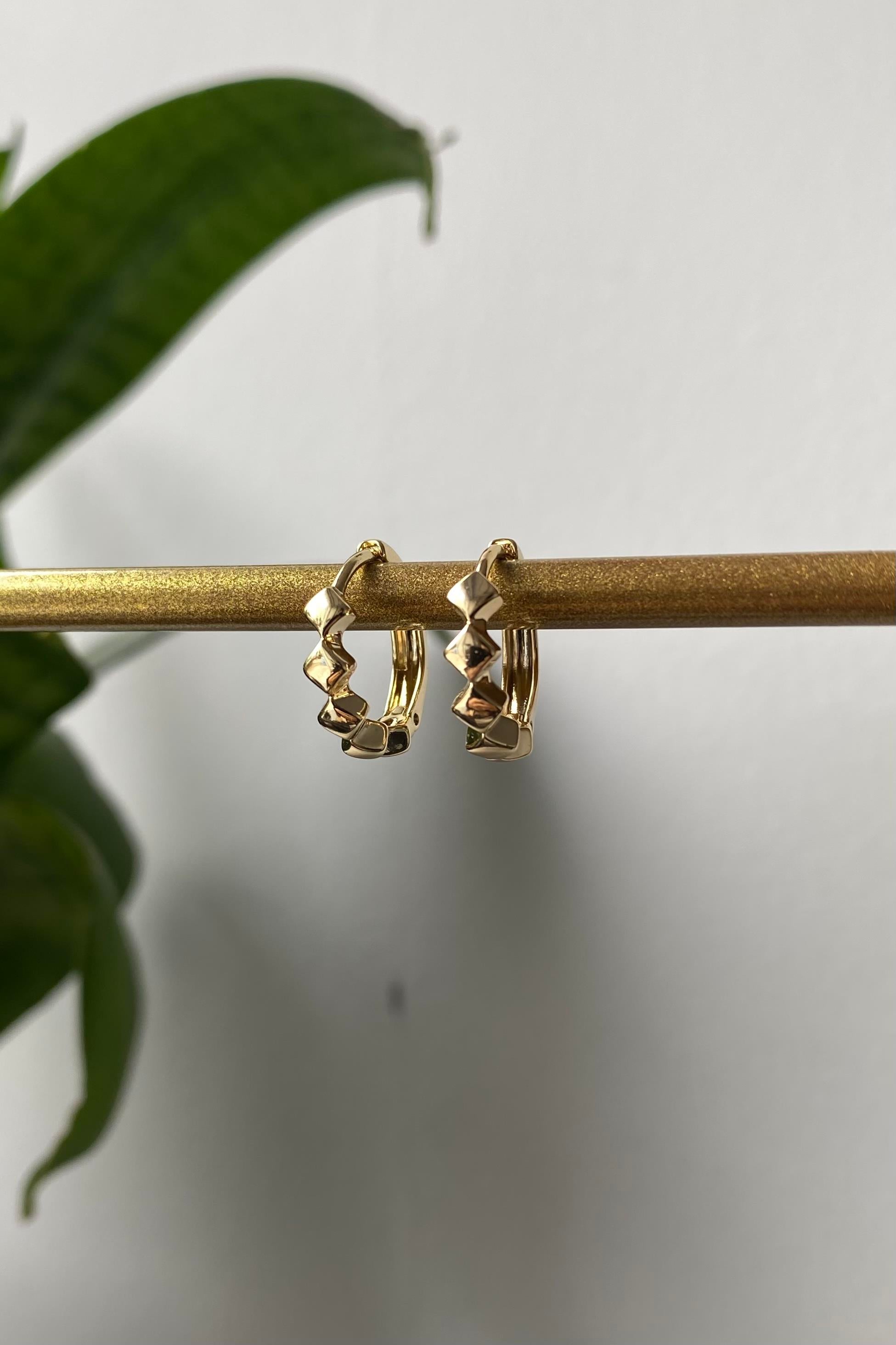 KARO MODEL HALKA KÜPE 1,5CM