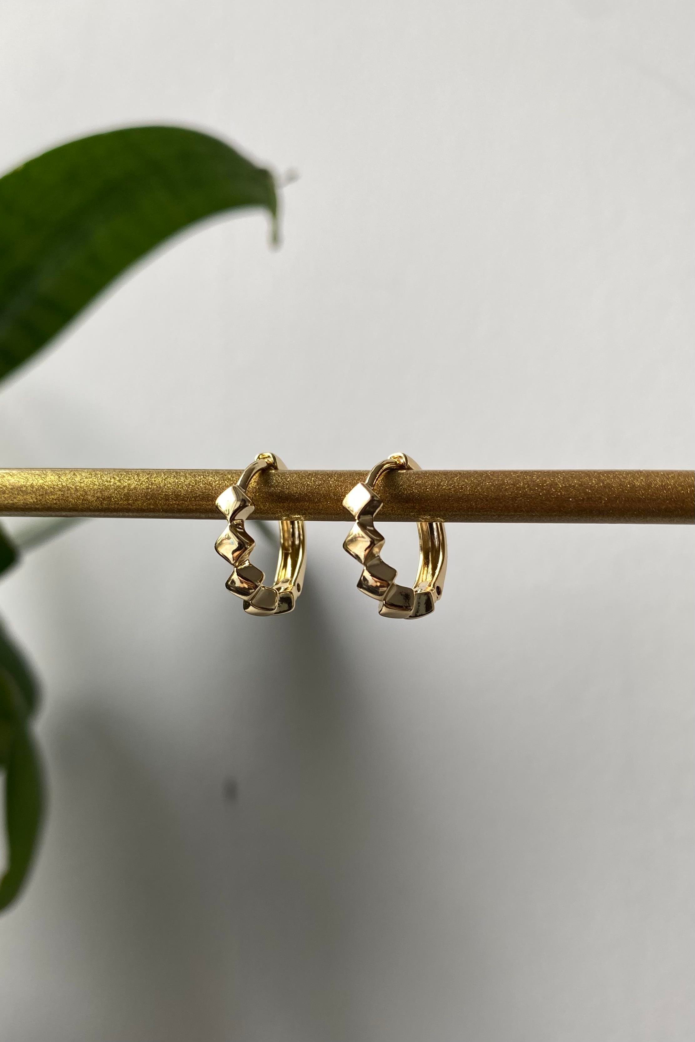 KARO MODEL HALKA KÜPE 1,5CM