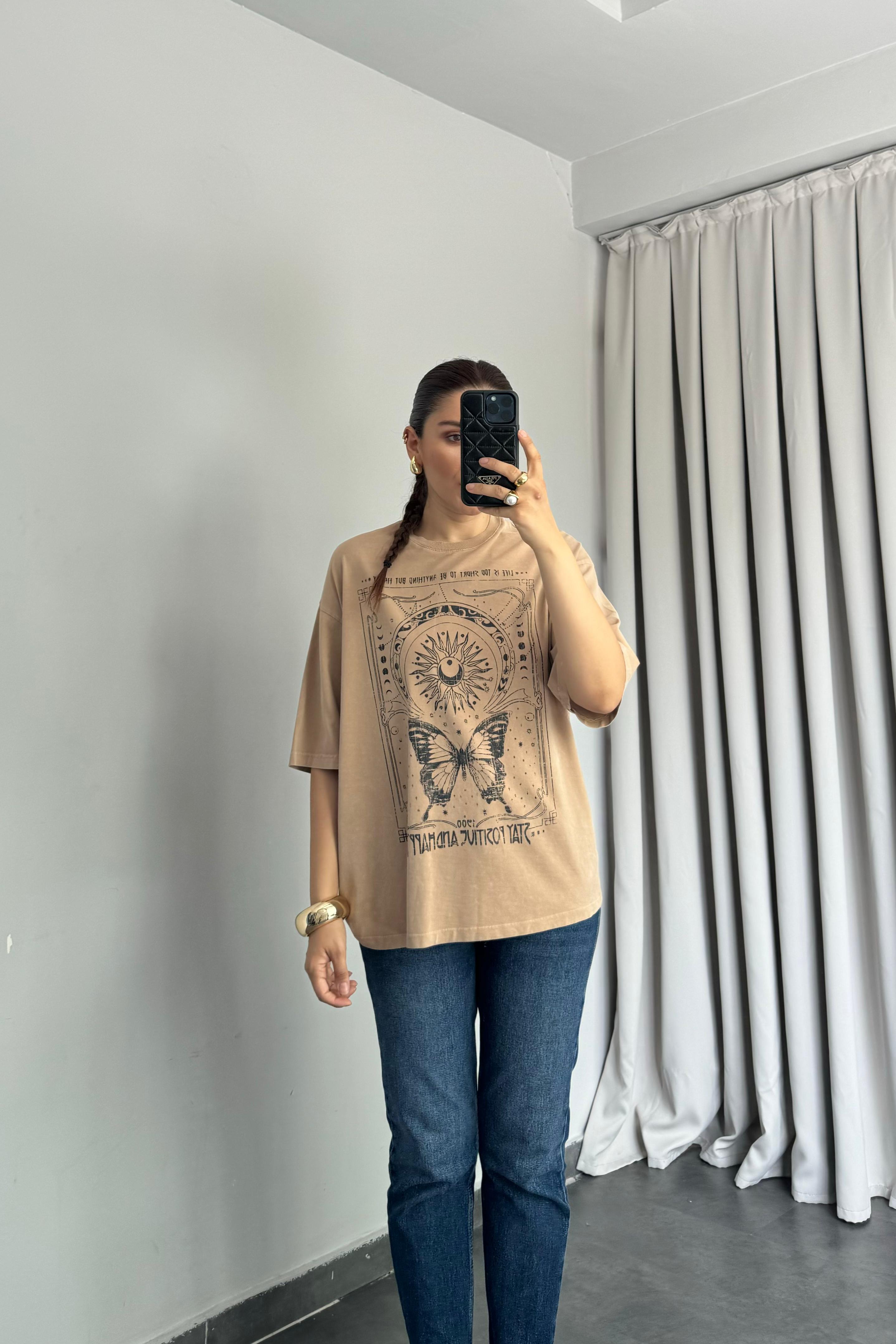 KELEBEK BASKILI YIKAMALI T-SHIRT