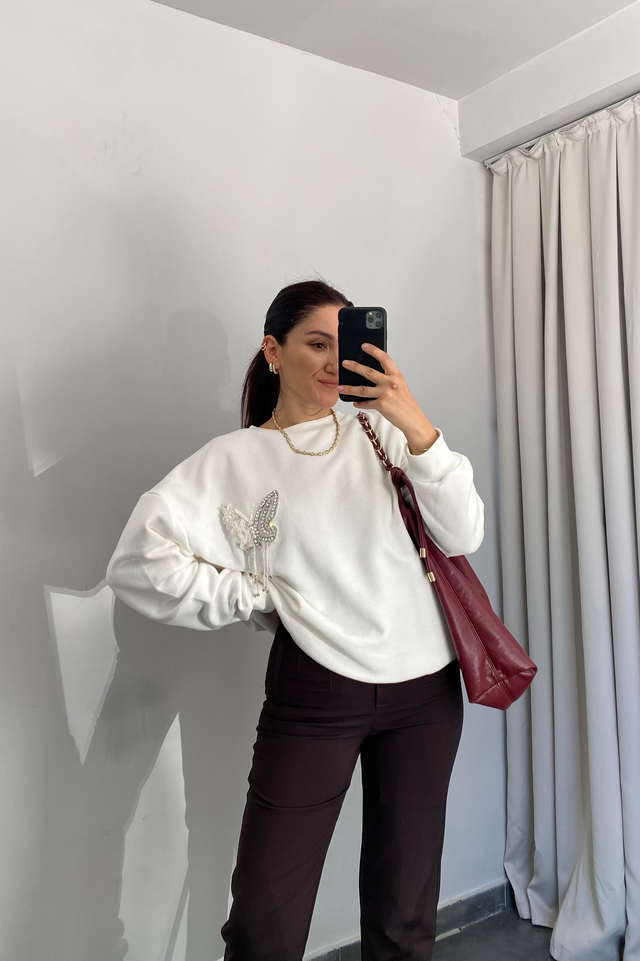 KELEBEK İŞLEMELİ İPEKYOL SWEATSHIRT