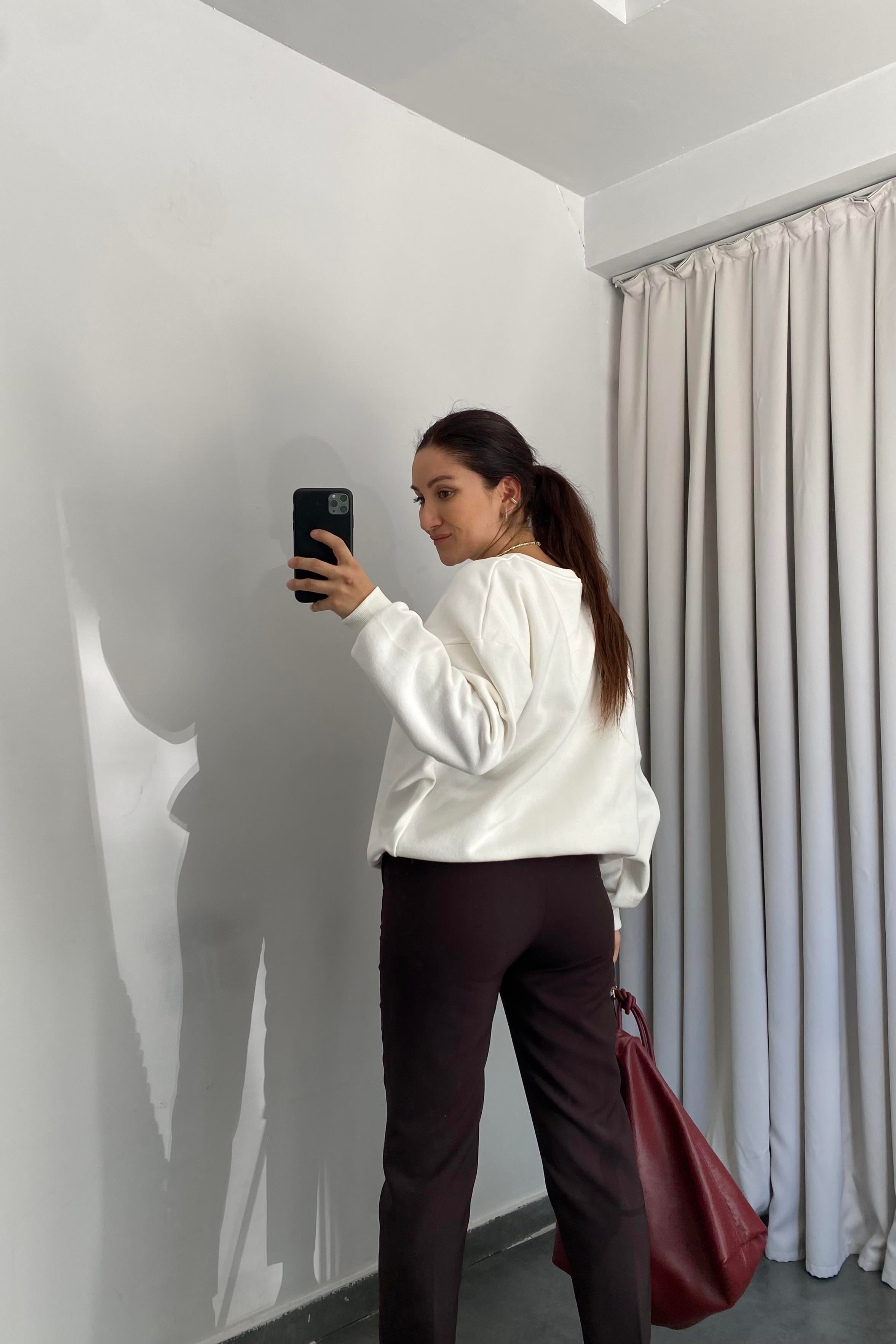 KELEBEK İŞLEMELİ İPEKYOL SWEATSHIRT