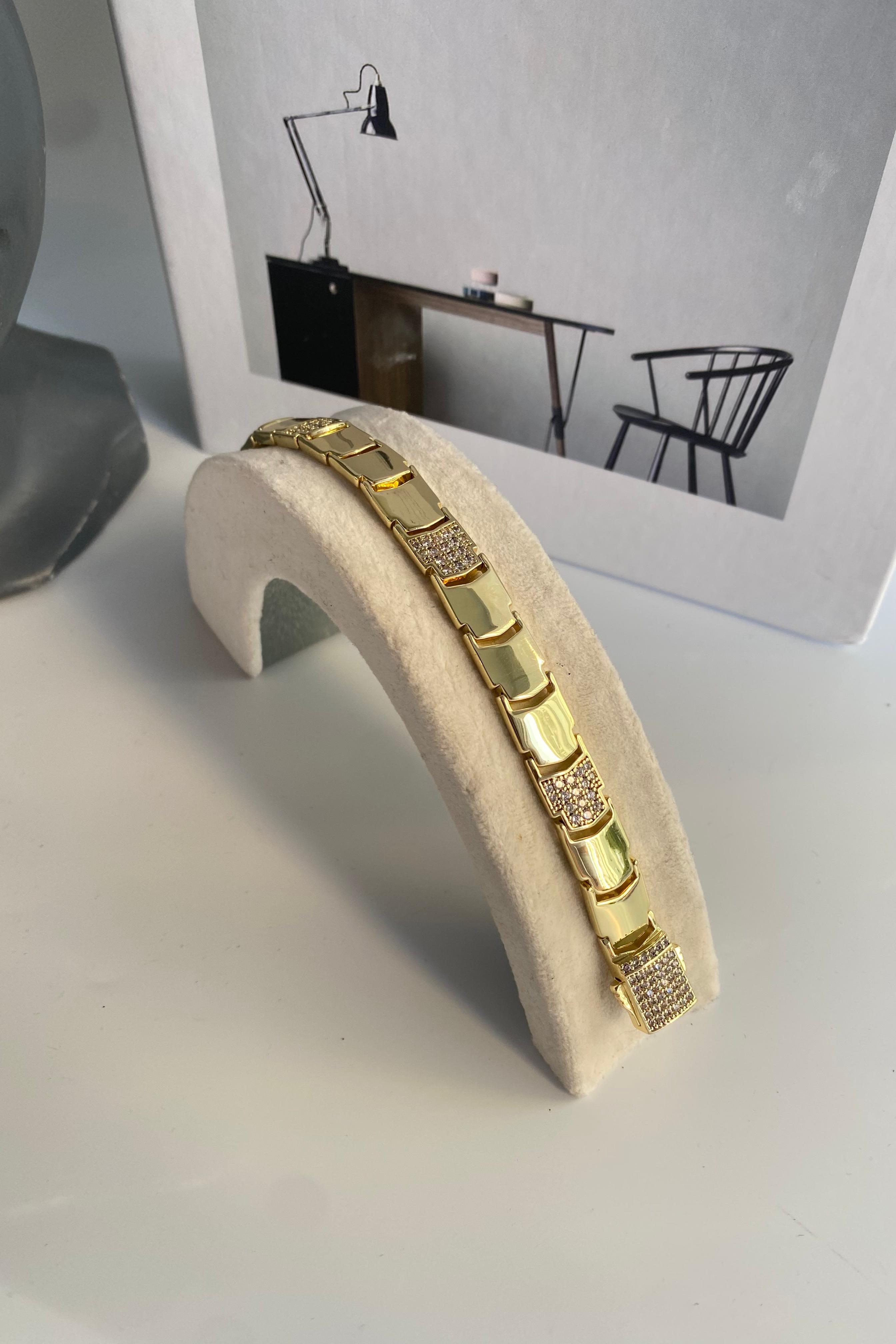 KİLİT KAPAMA PLAKA BİLEZİK