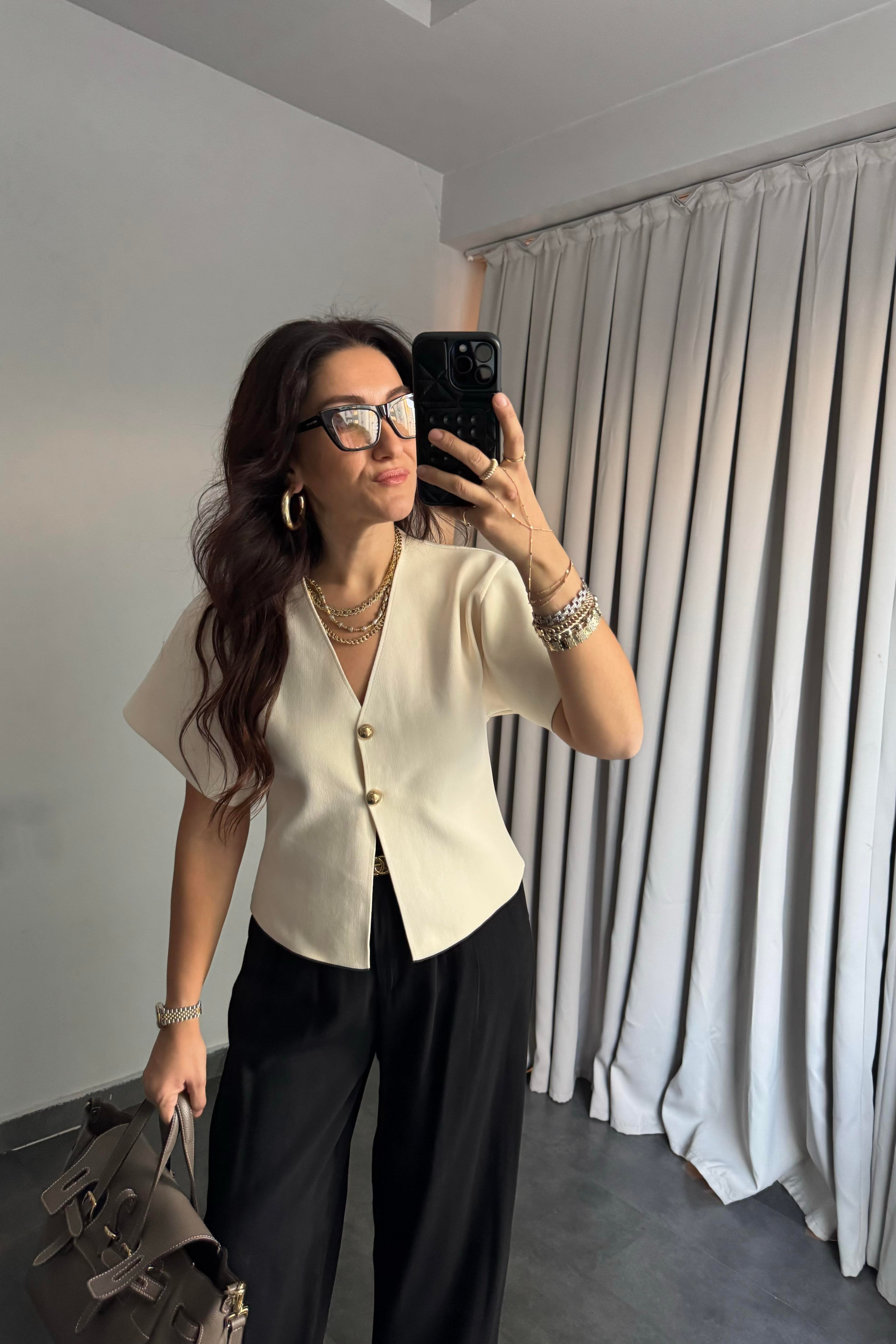 KISA KOL GOLD DÜĞMELİ TRİKO/4554