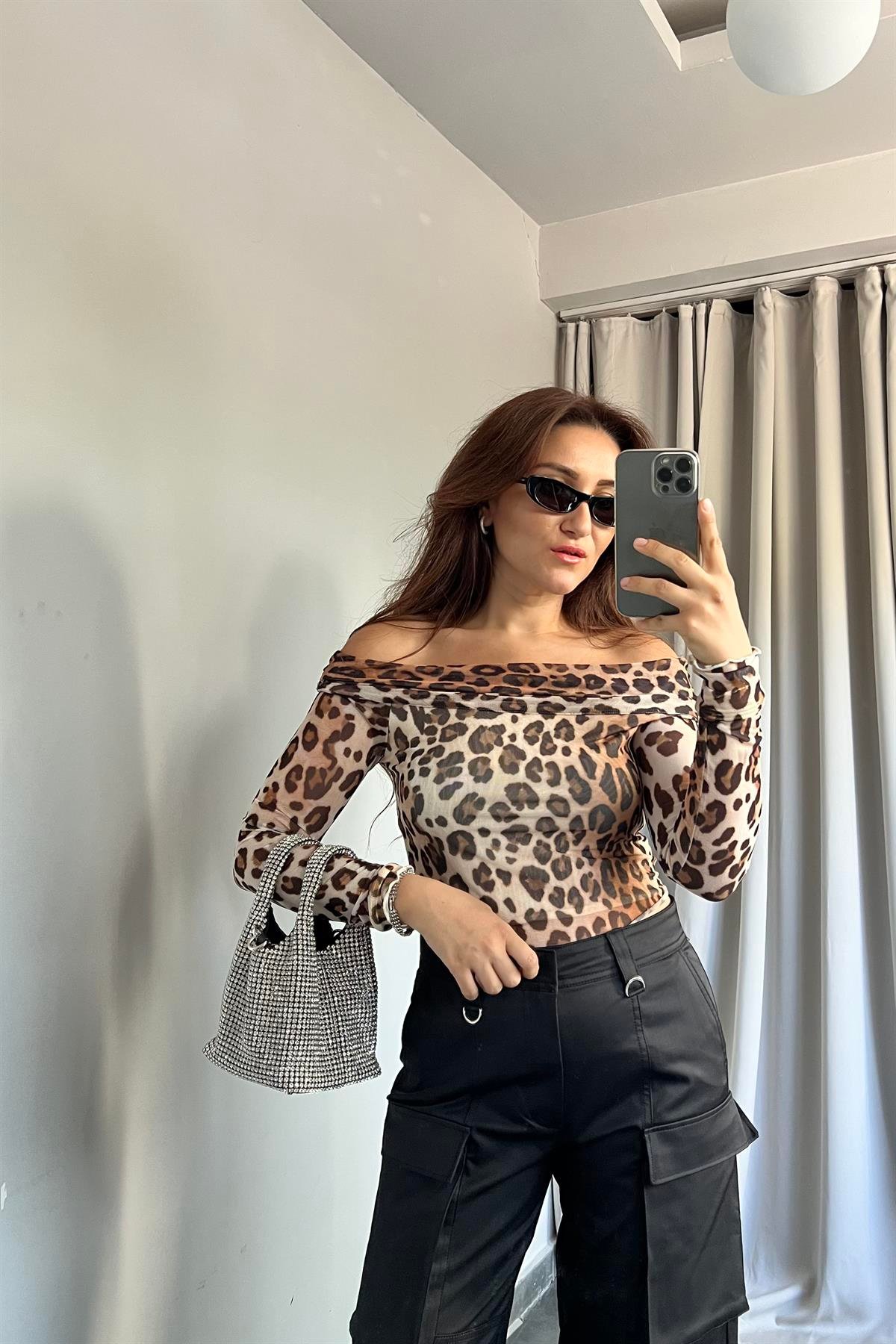 LEOPAR DESEN MADONNA YAKA TÜL CROP