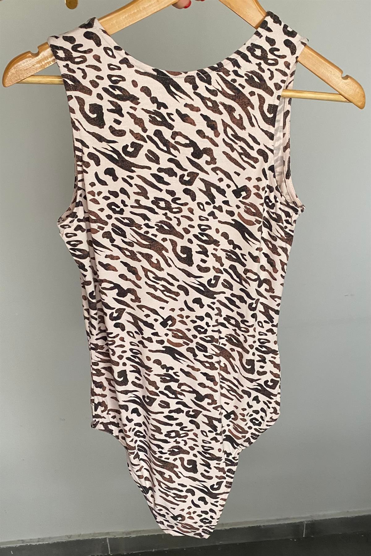 LEOPAR DESENLİ BODYSUIT