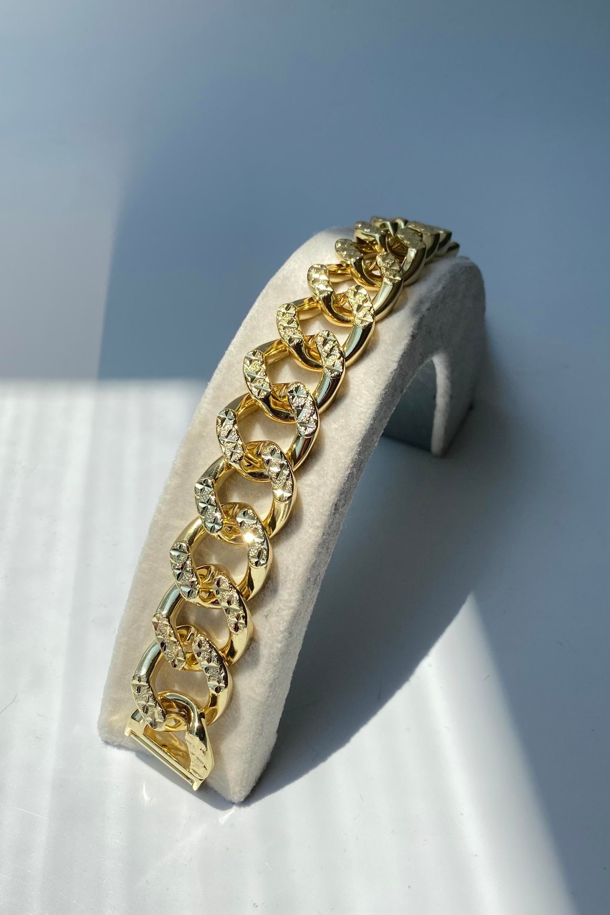 MEGA GURMET ZİNCİR