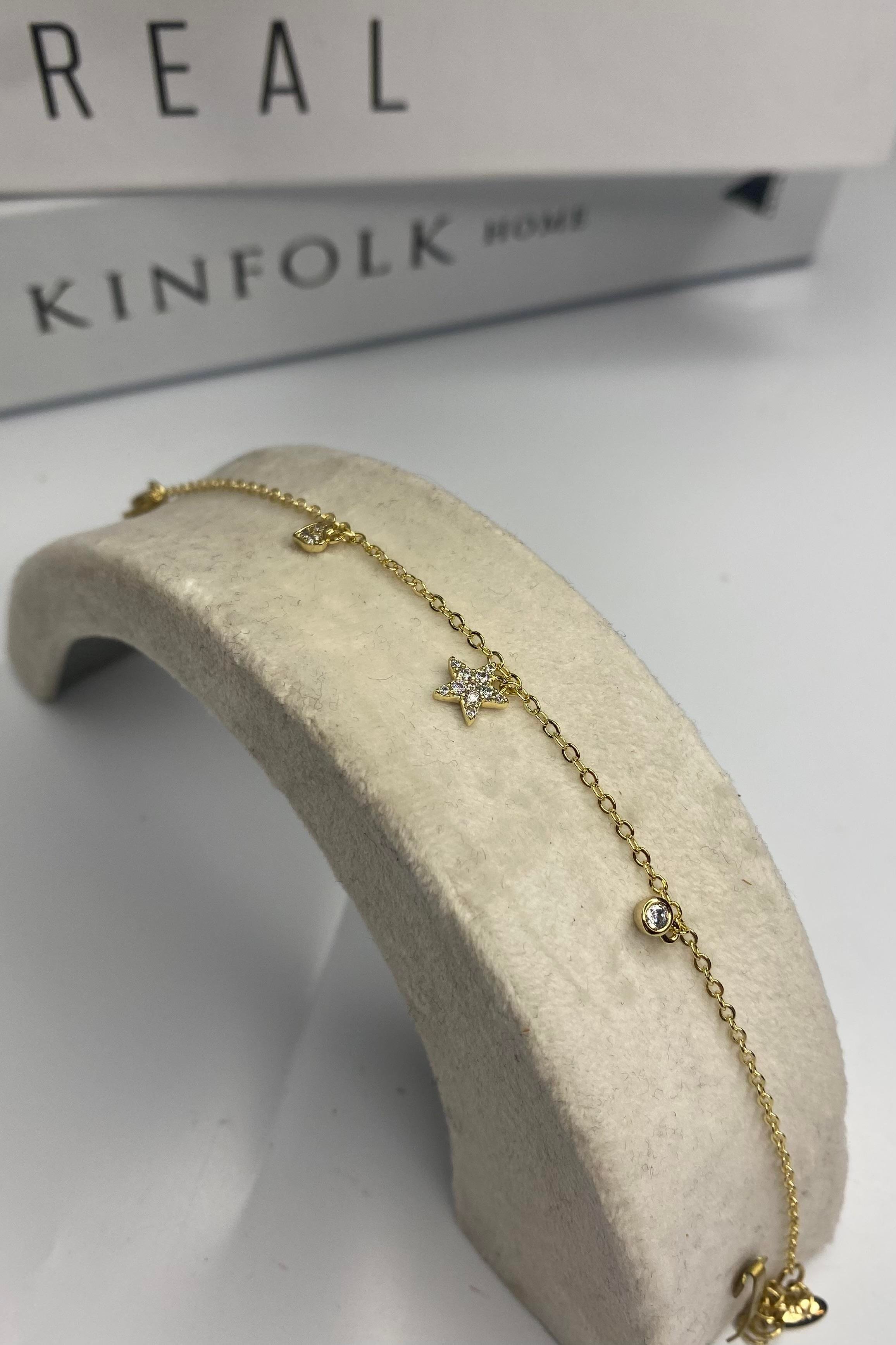 MİNİMAL CHARM ZİNCİR BİLEZİK