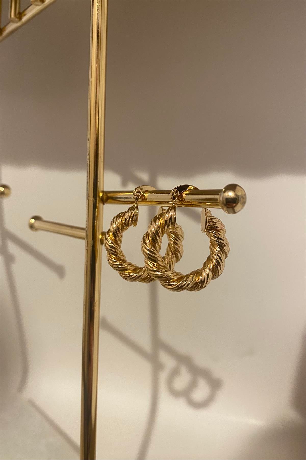 MOTİFLİ BURGU HALKA KÜPE 2,5cm