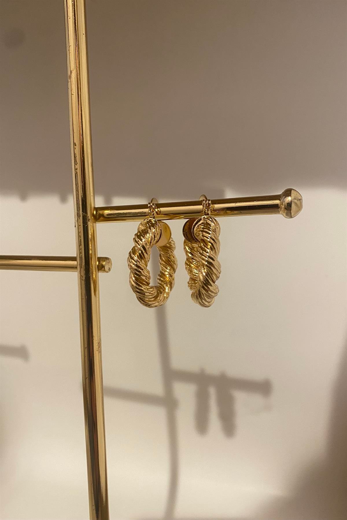 MOTİFLİ BURGU HALKA KÜPE 2,5cm