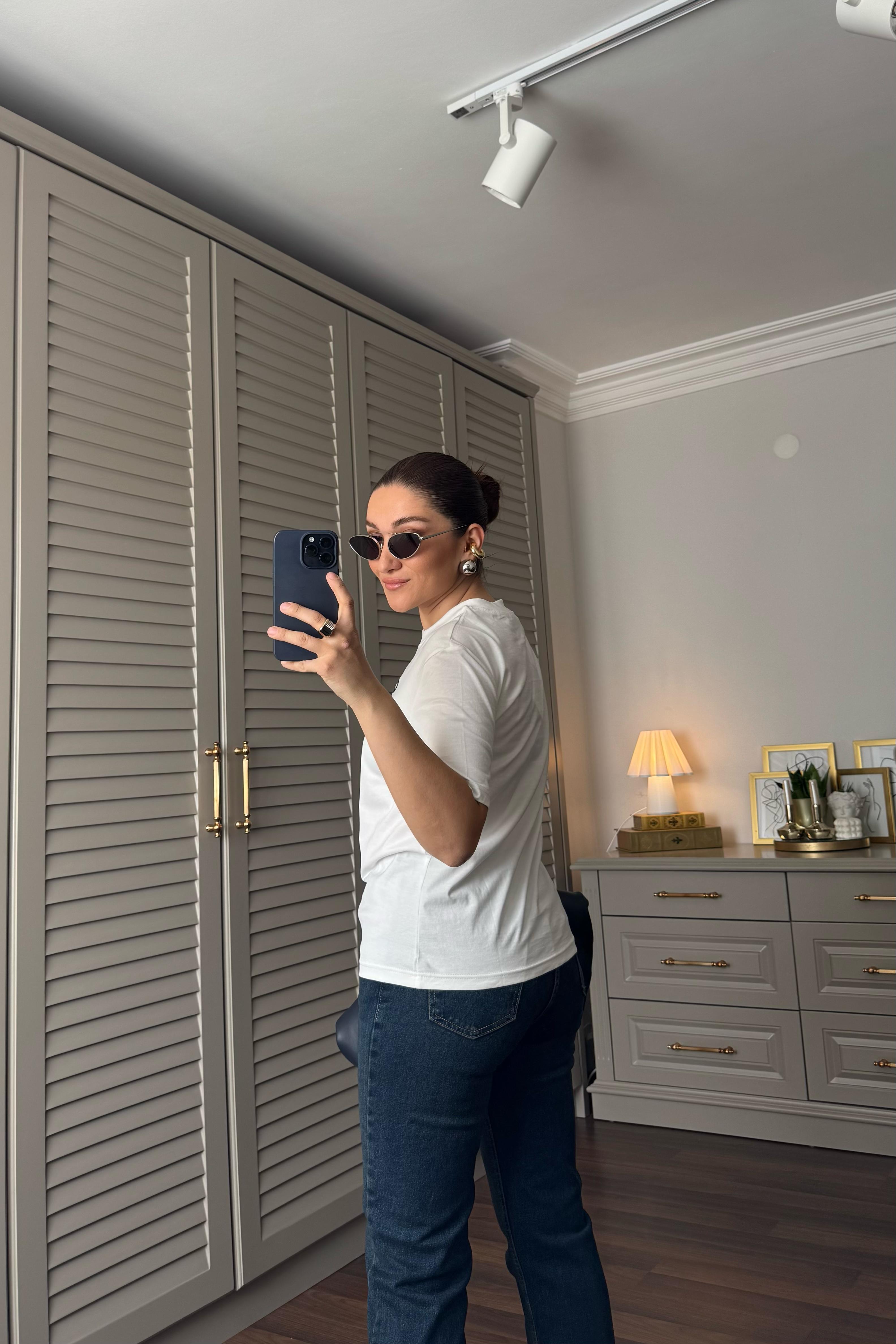 NAKIŞ İŞLEMELİ MM T-SHİRT