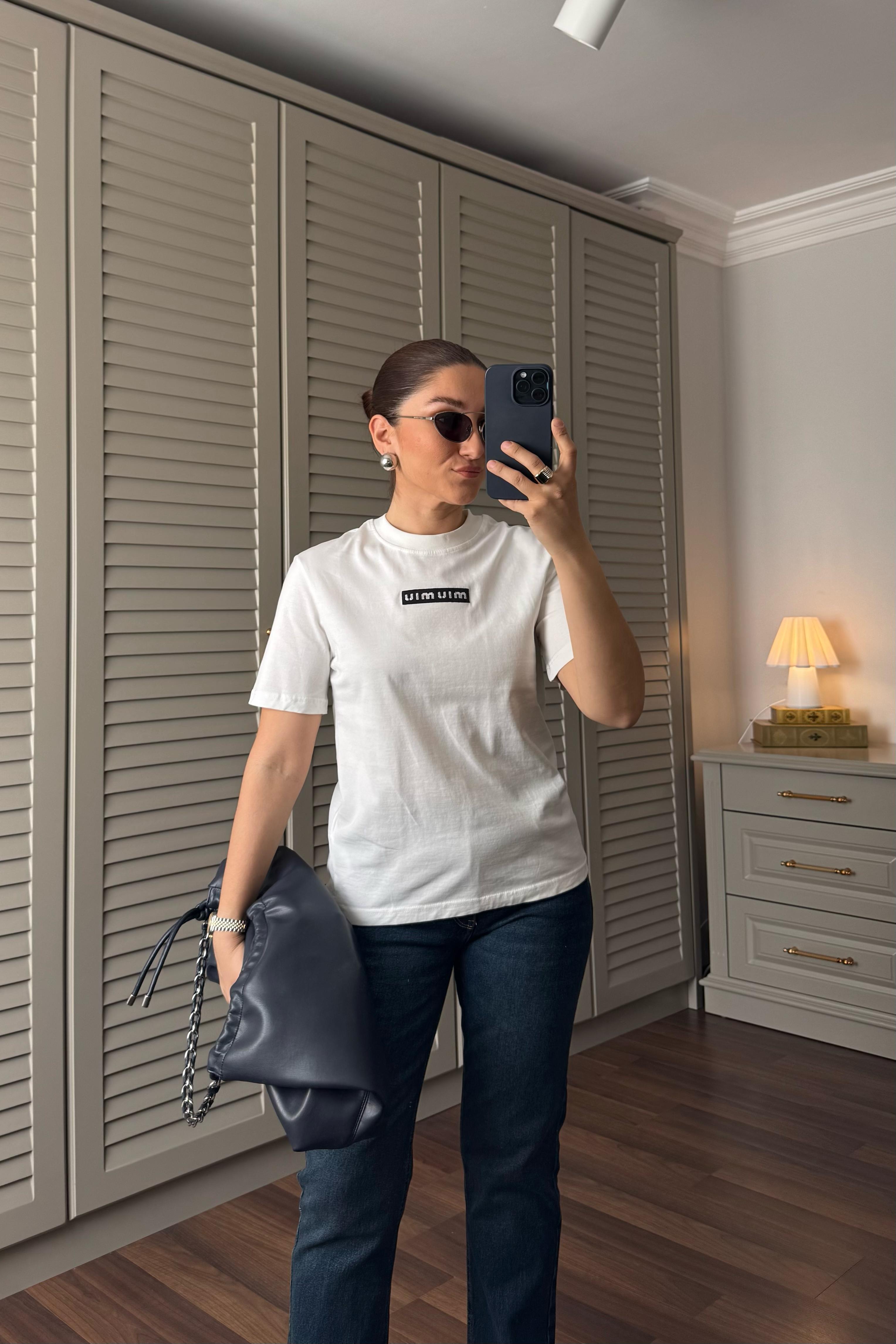 NAKIŞ İŞLEMELİ MM T-SHİRT