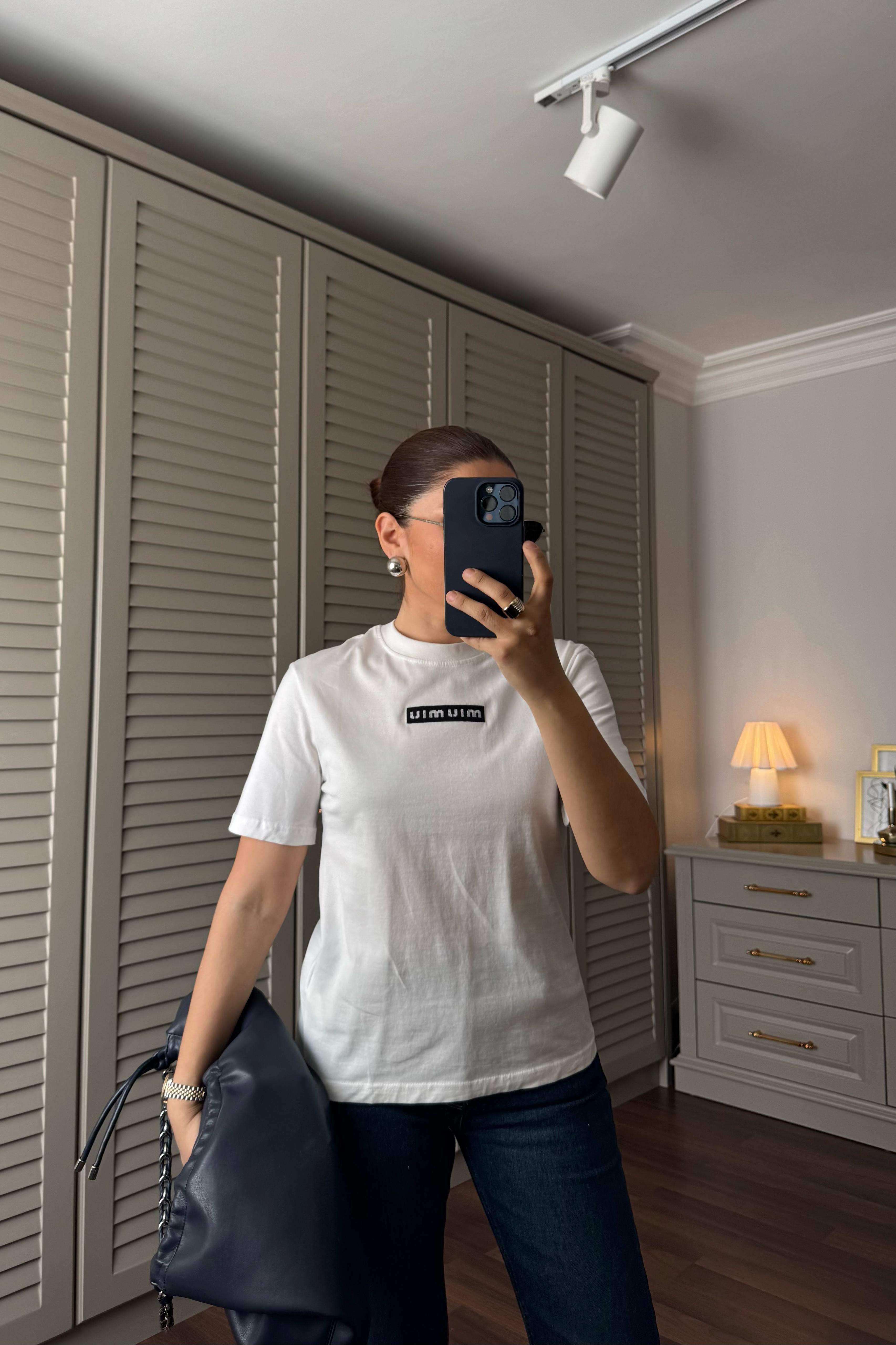 NAKIŞ İŞLEMELİ MM T-SHİRT