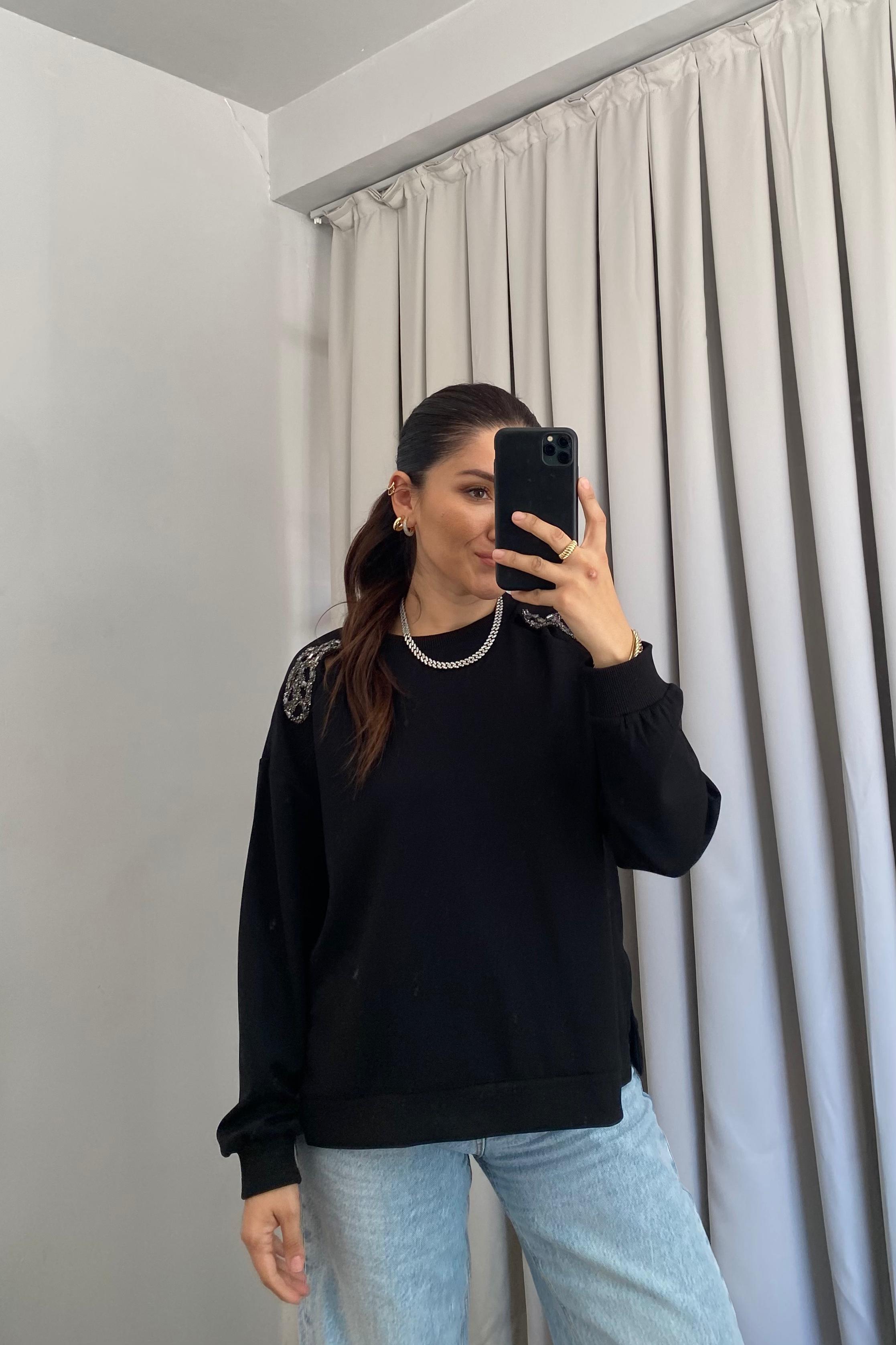 OMUZU TAŞLI İPEKYOL SWEATSHIRT