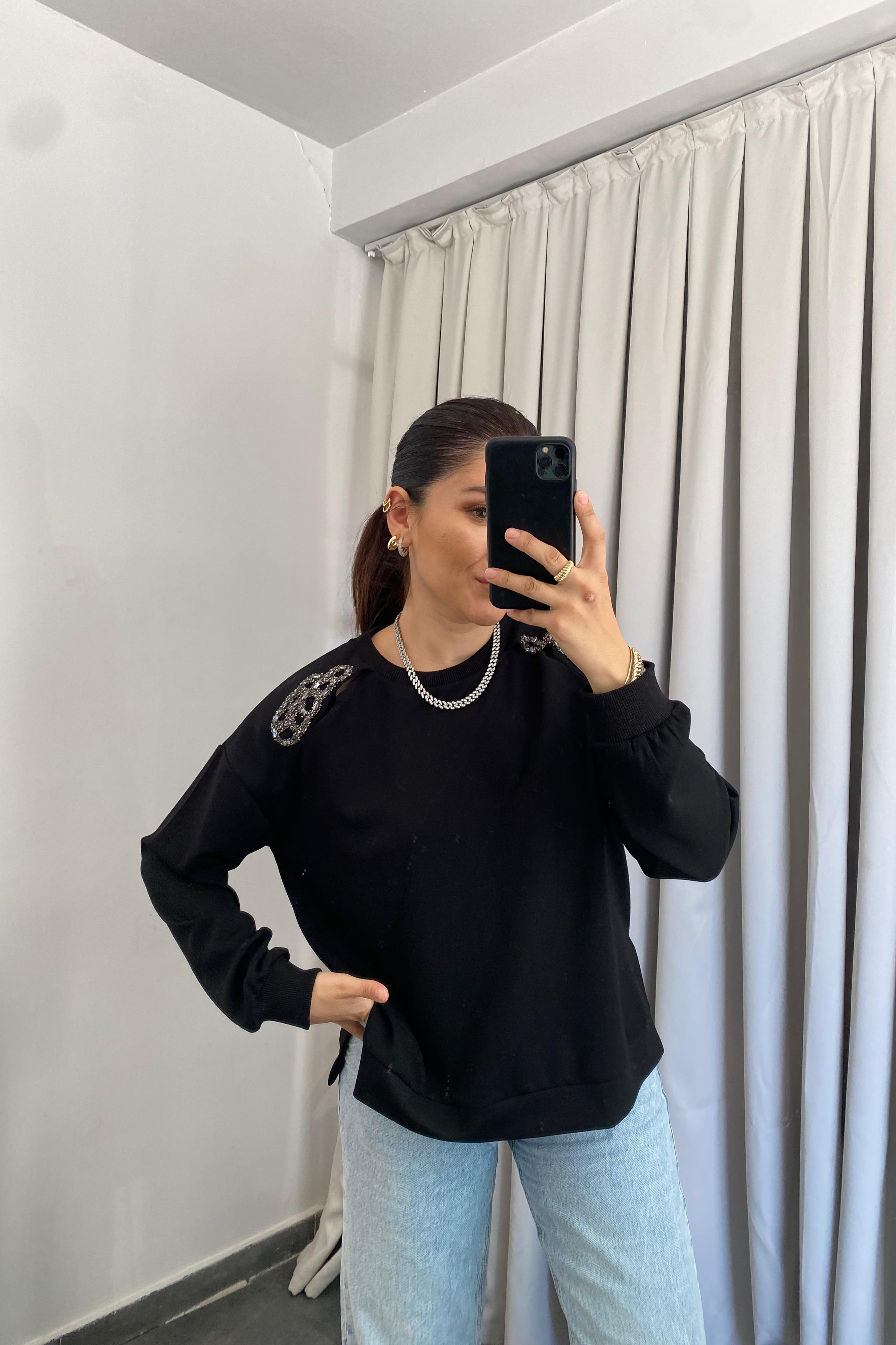 OMUZU TAŞLI İPEKYOL SWEATSHIRT