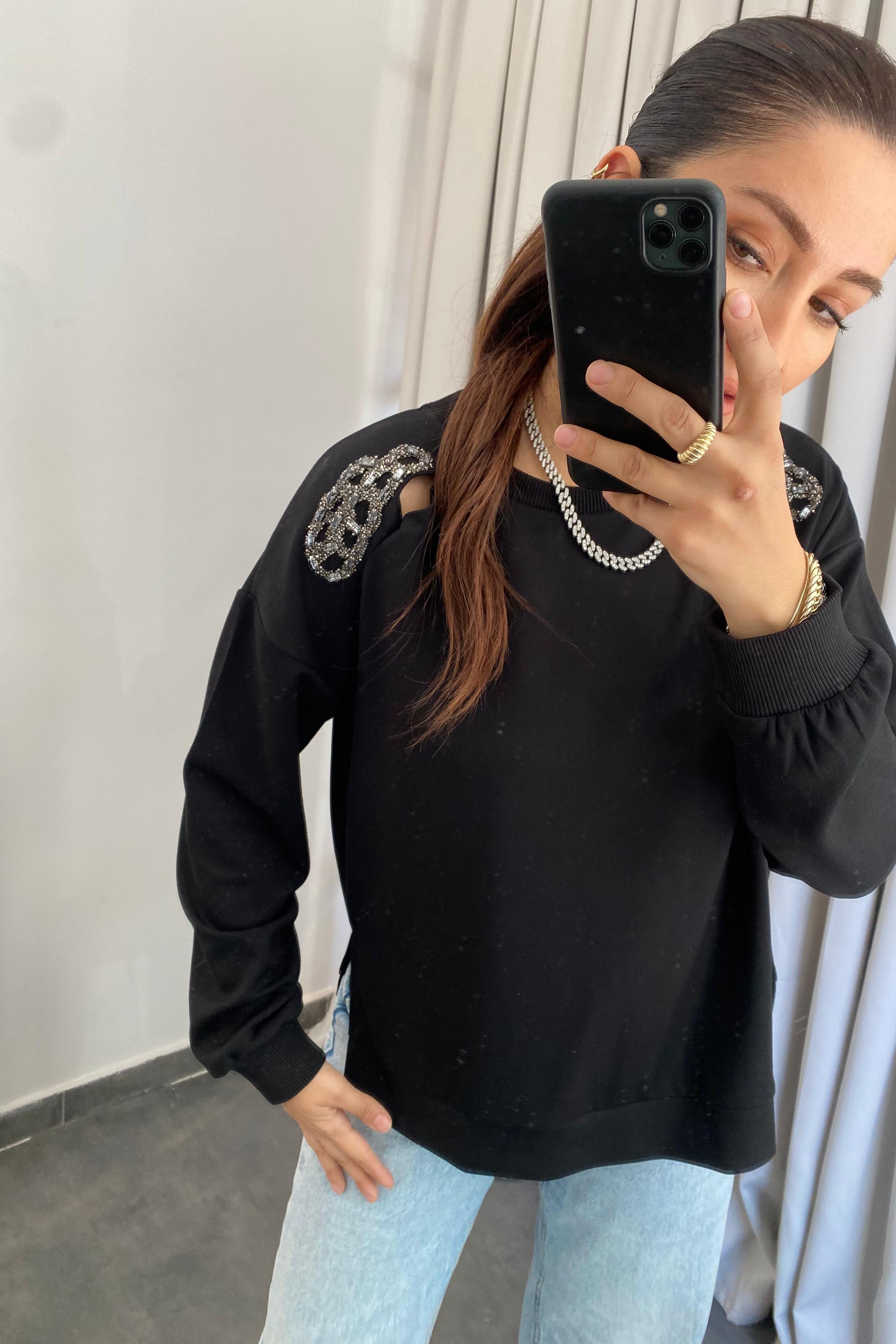 OMUZU TAŞLI İPEKYOL SWEATSHIRT