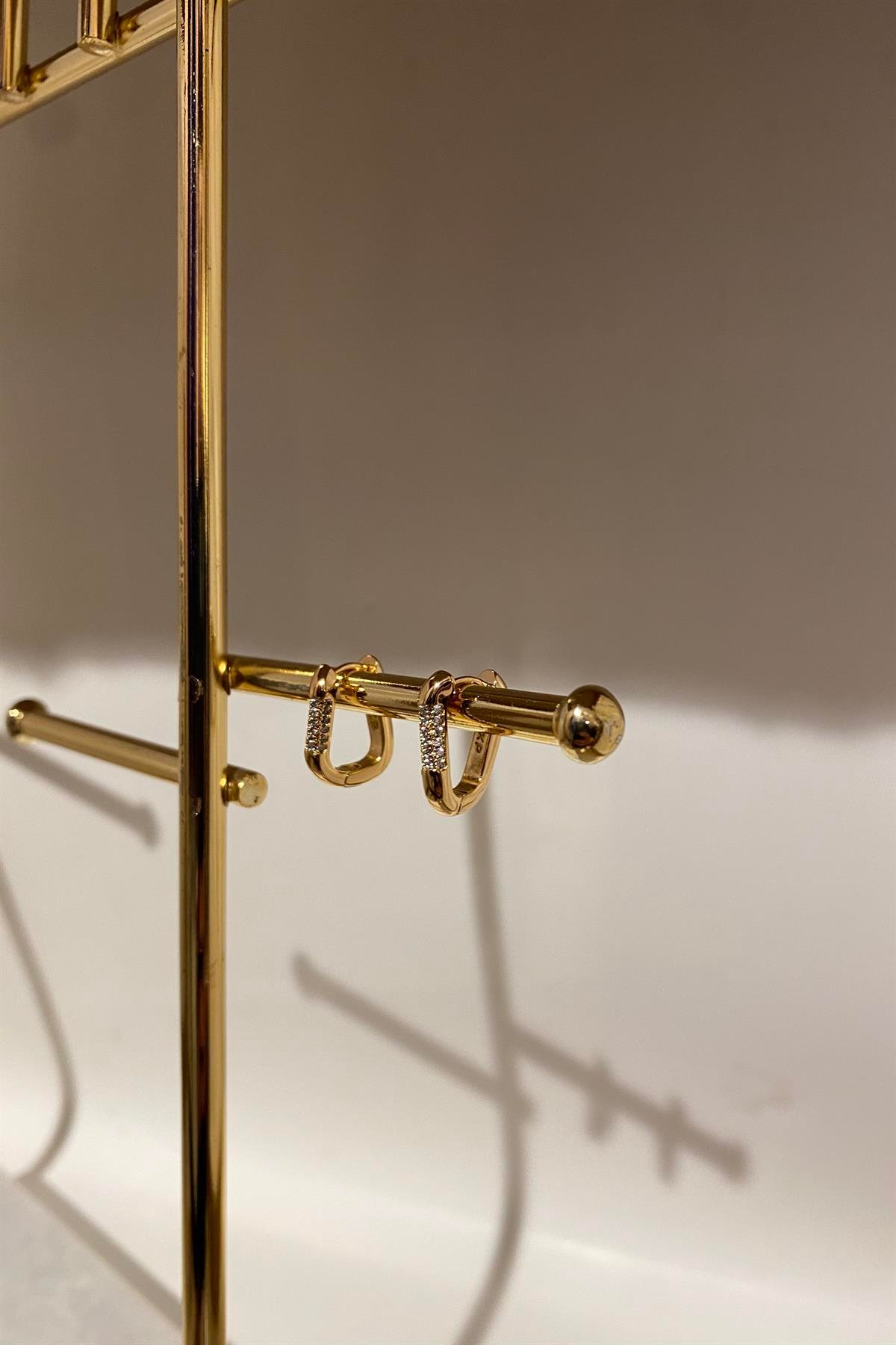 ÖNÜ S OVAL HALKA KÜPE 1,5cm