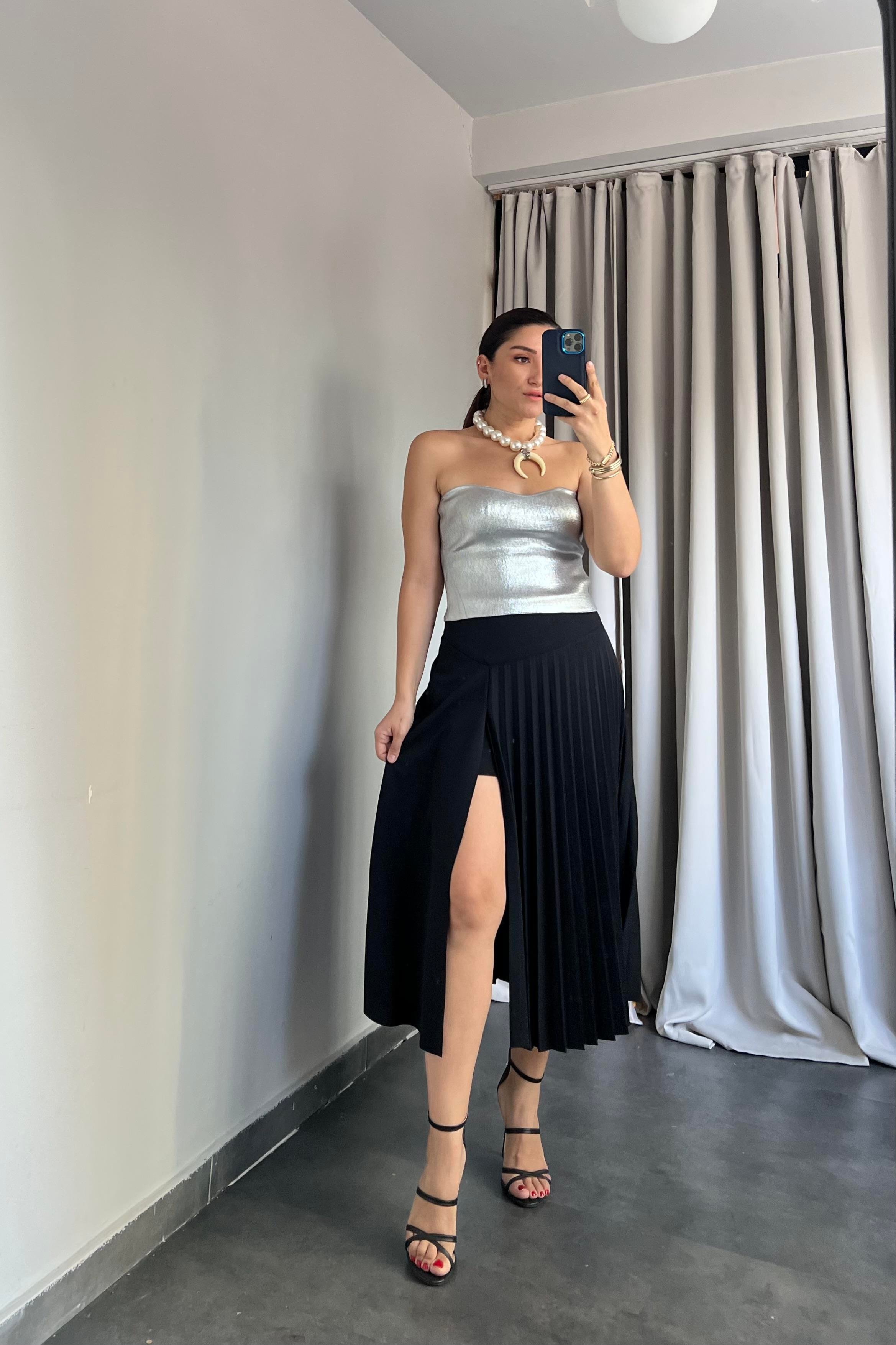 ÖNÜ YIRTMAÇLI PİLELİ ŞORTLU ETEK/3002