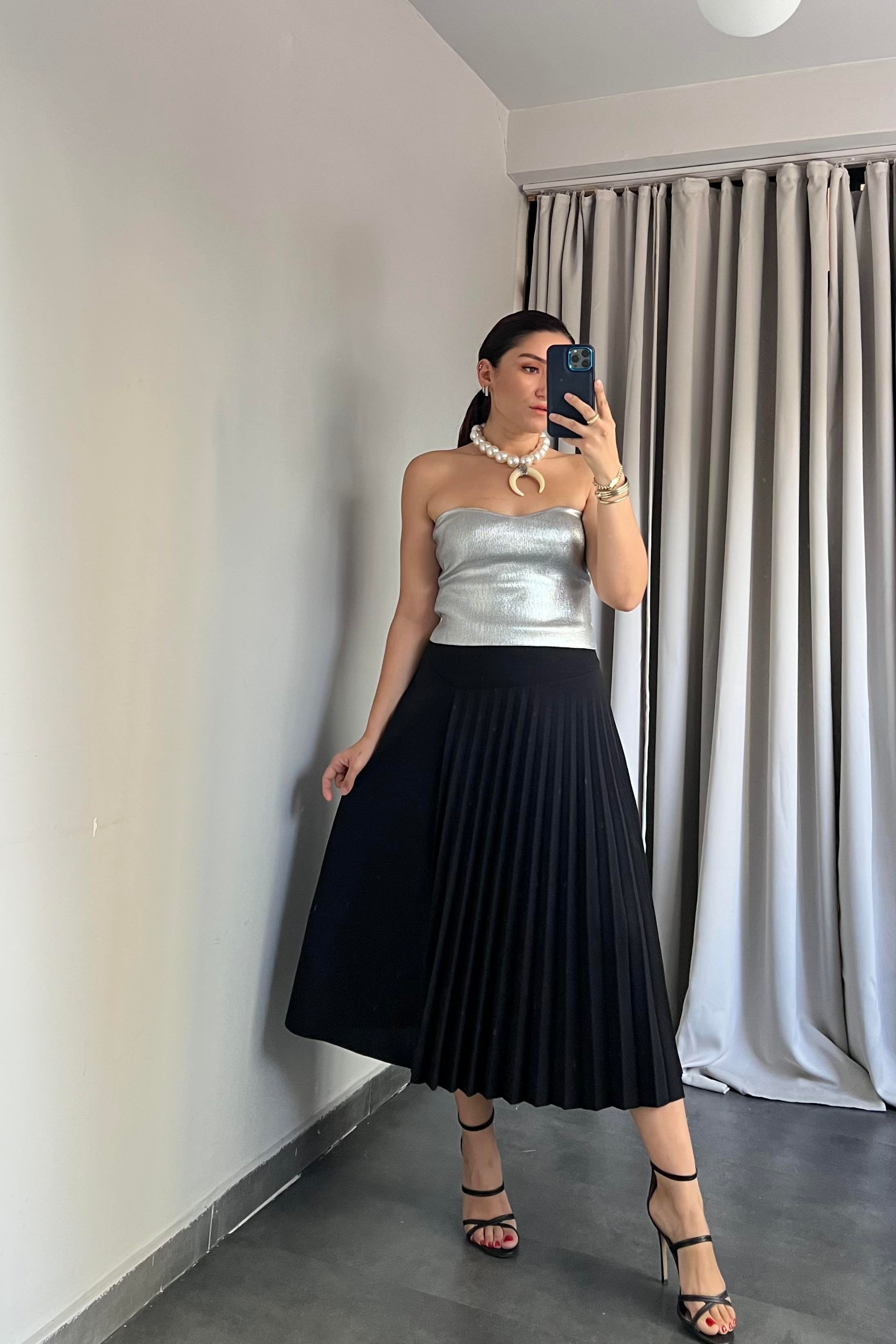 ÖNÜ YIRTMAÇLI PİLELİ ŞORTLU ETEK/3002
