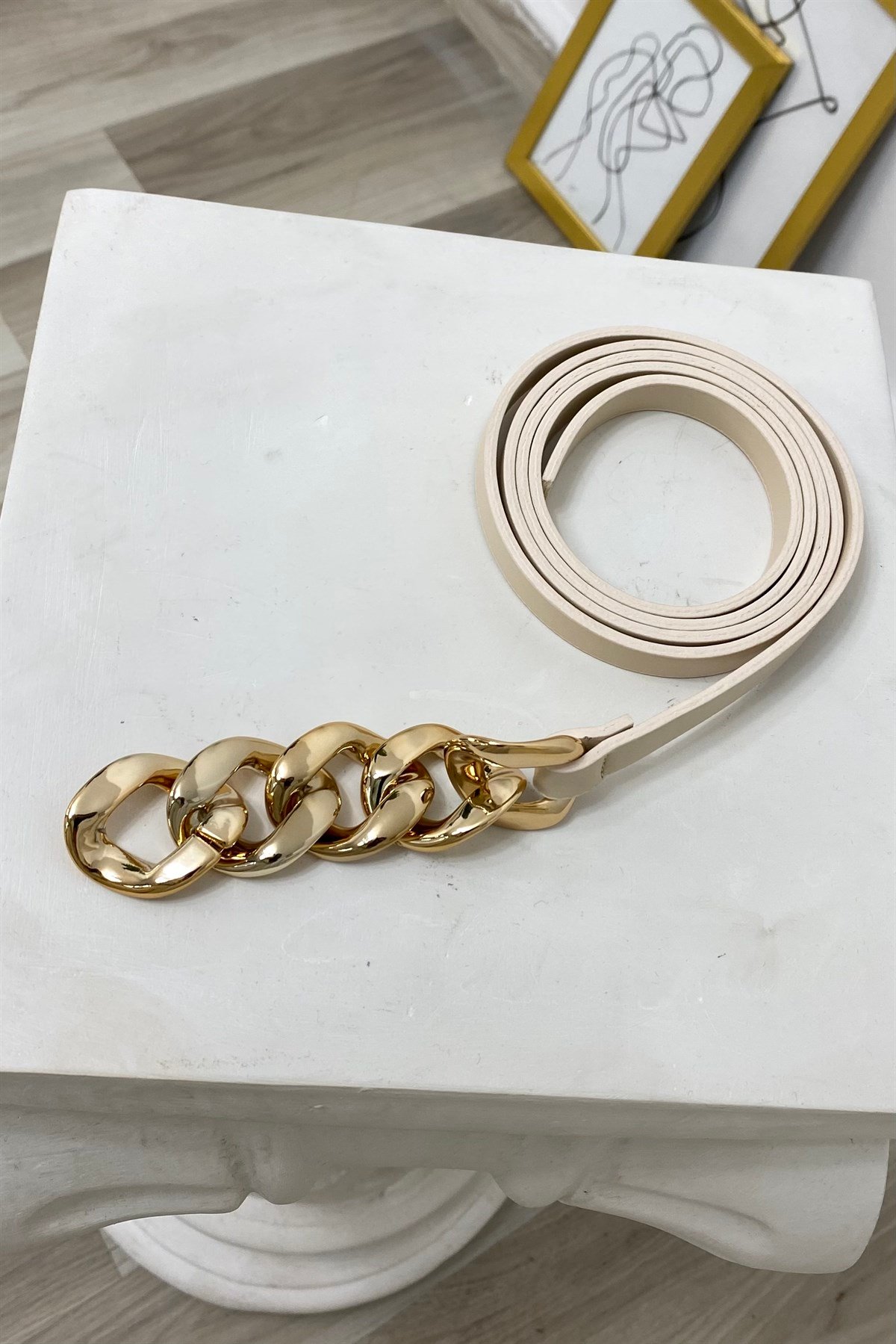 ÖNÜ ZİNCİRLİ BAĞLAMALI İNCE DERİ KEMER/1430