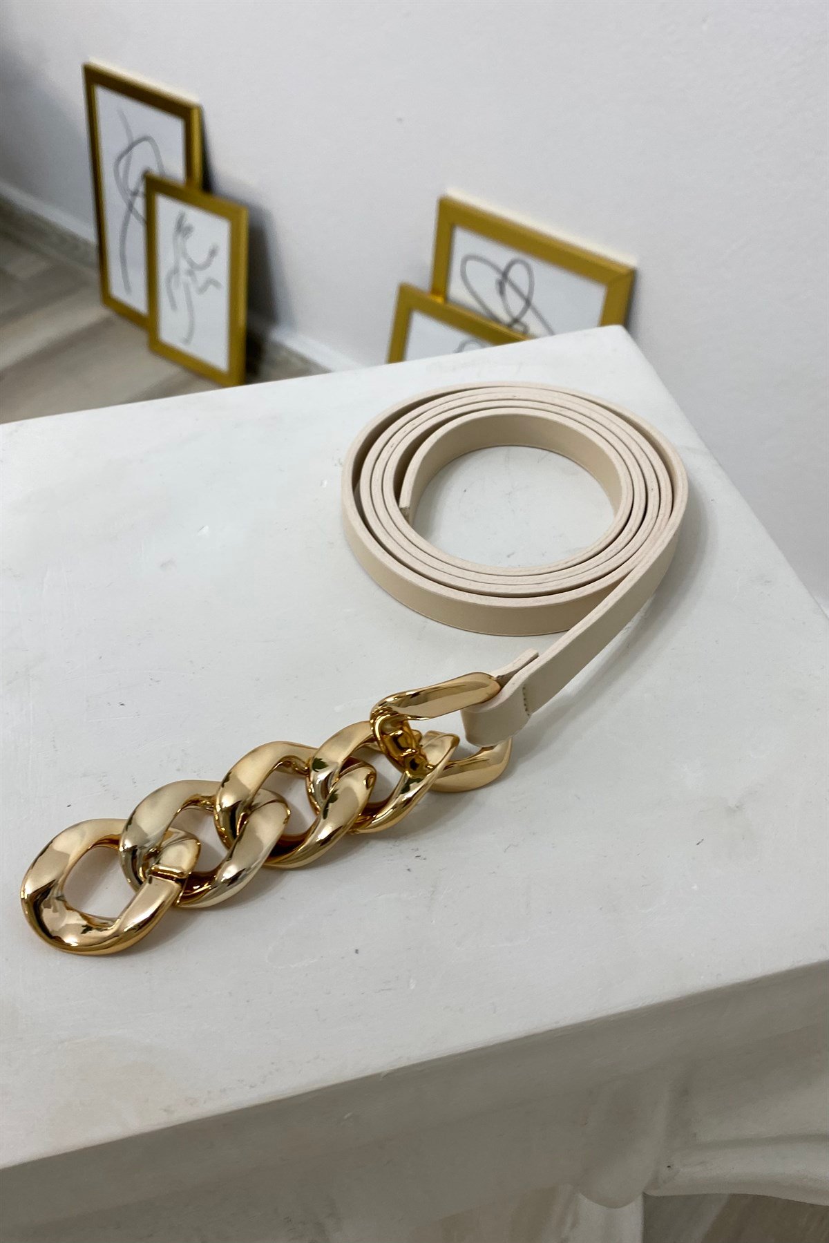 ÖNÜ ZİNCİRLİ BAĞLAMALI İNCE DERİ KEMER/1430