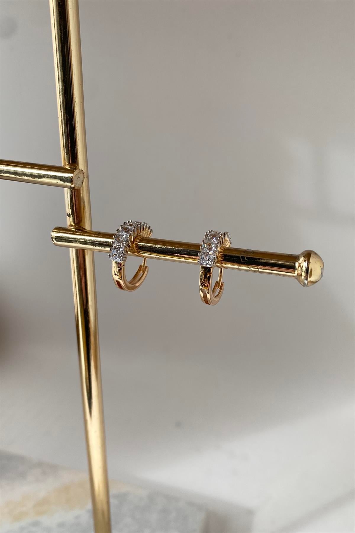 ORTASI KARE TAŞLI HALKA KÜPE 1.7cm