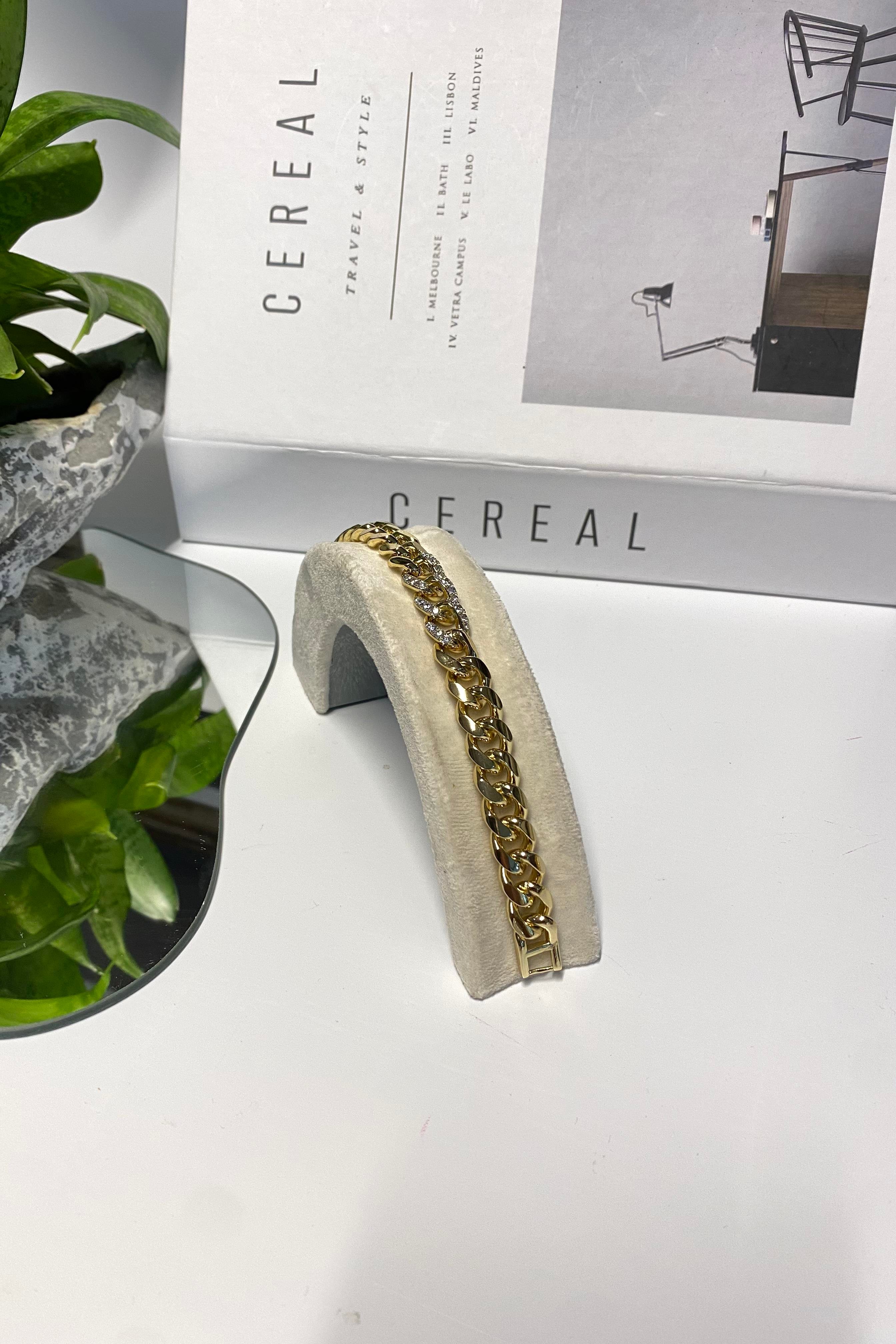 ORTASI TAŞLI GURMET BİLEZİK