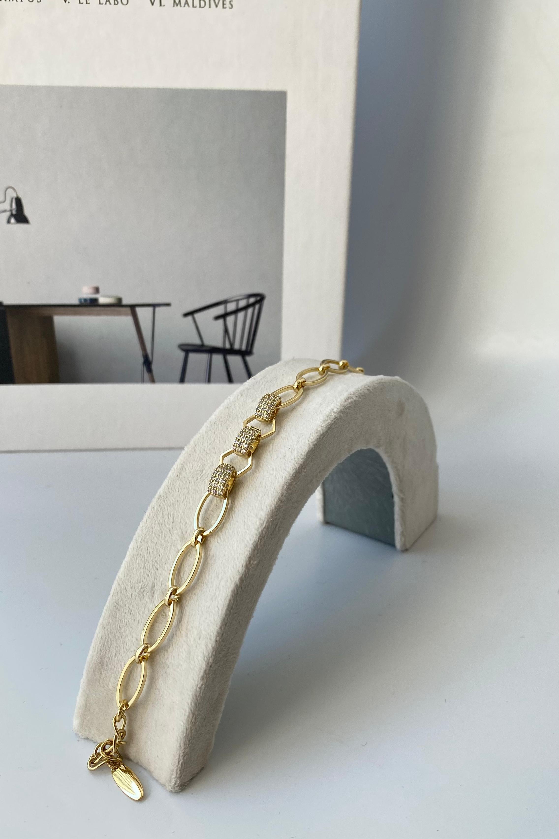 OVAL ATAÇLI BİLEZİK