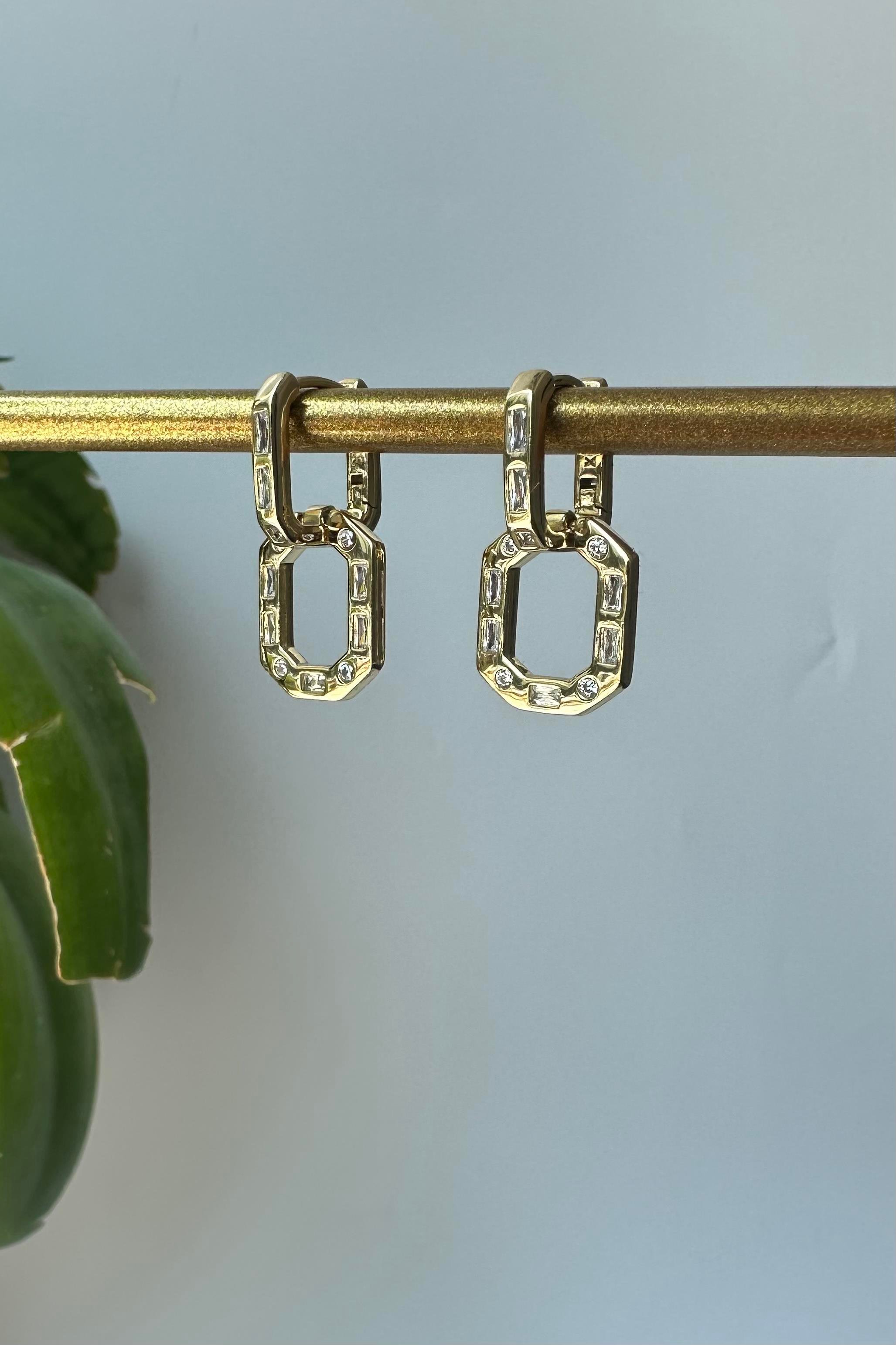 OVAL BAGET TAŞLI KÜPE