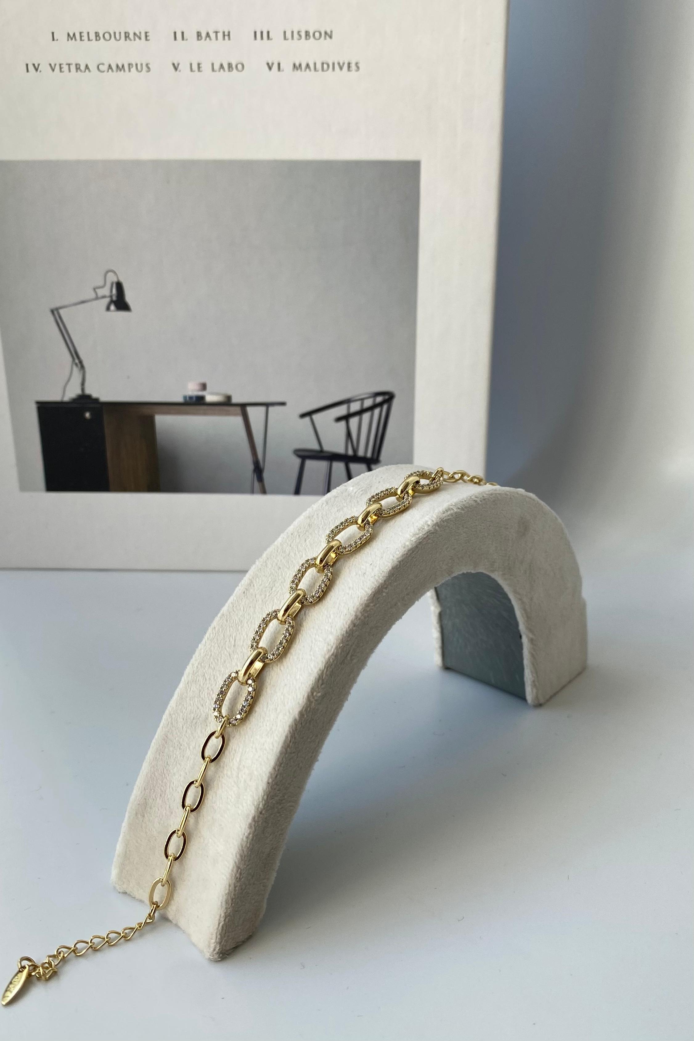 OVAL TAŞLI ATAÇ BİLEZİK