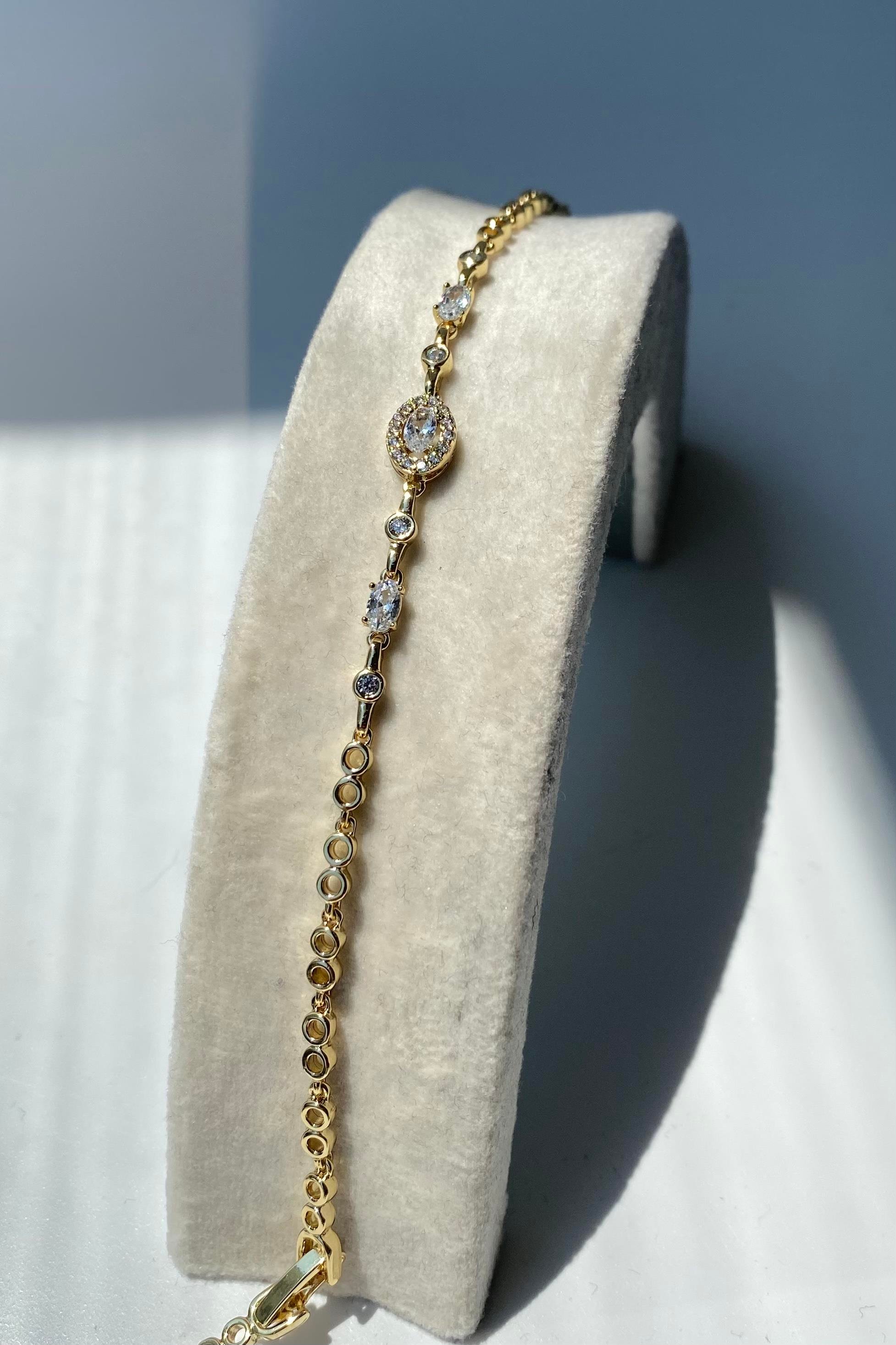 OVAL TAŞLI BİLEZİK