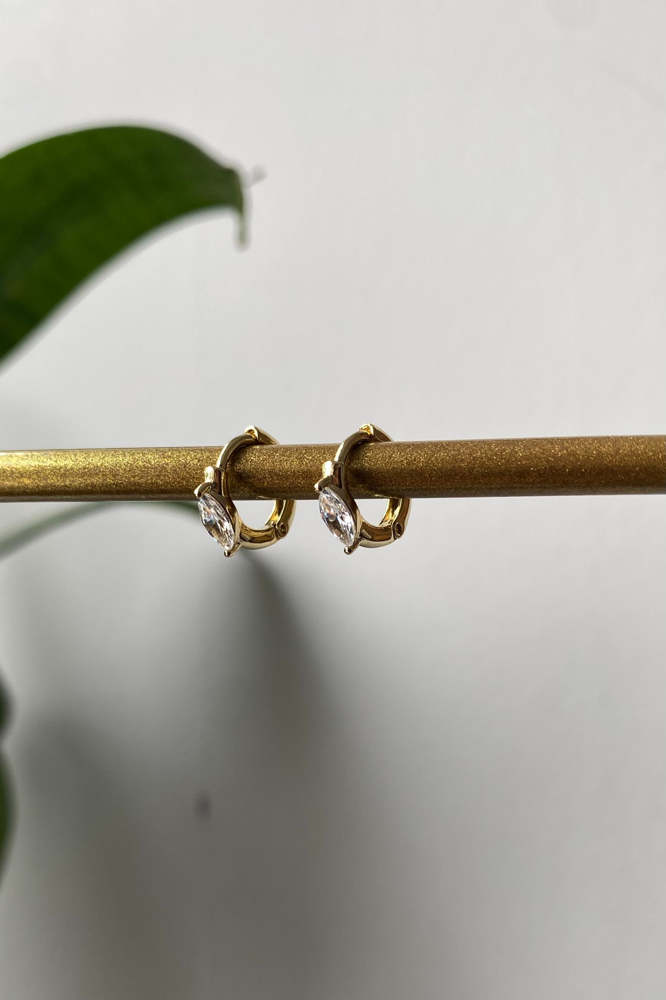 OVAL TAŞLI HALKA KÜPE 1CM