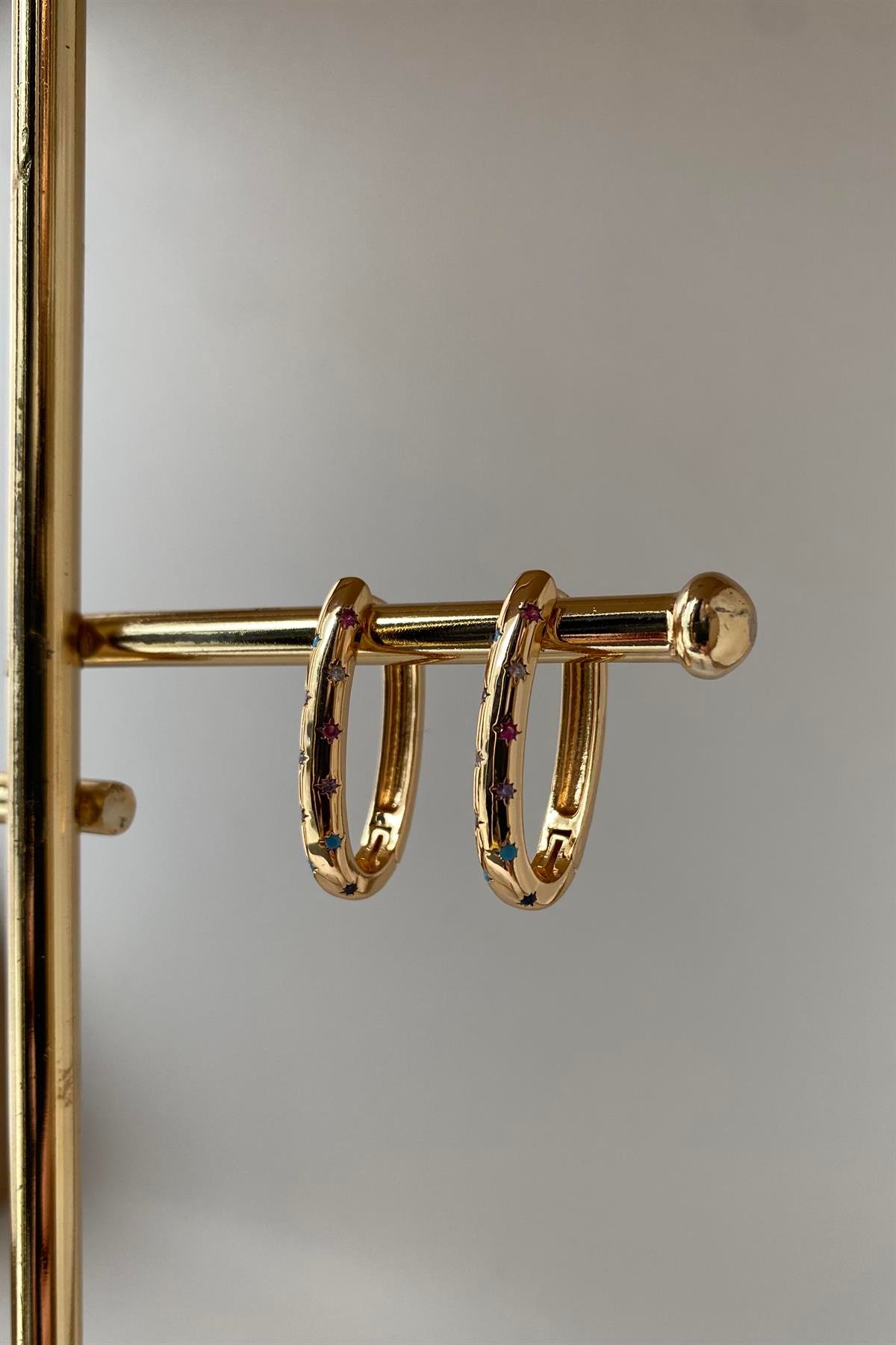 RENKLİ TAŞLI U MODEL HALKA KÜPE 2,5cm
