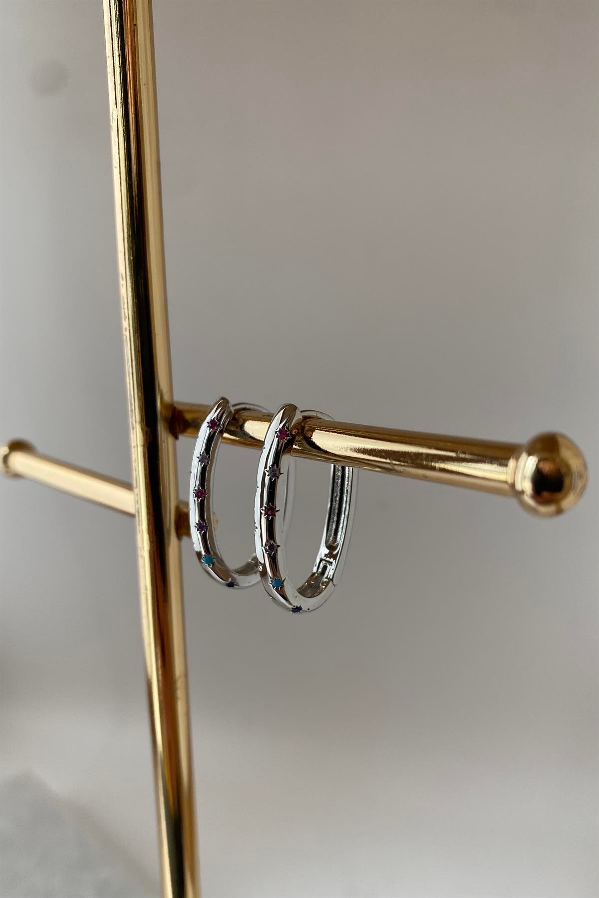 RENKLİ TAŞLI U MODEL HALKA KÜPE 2,5cm