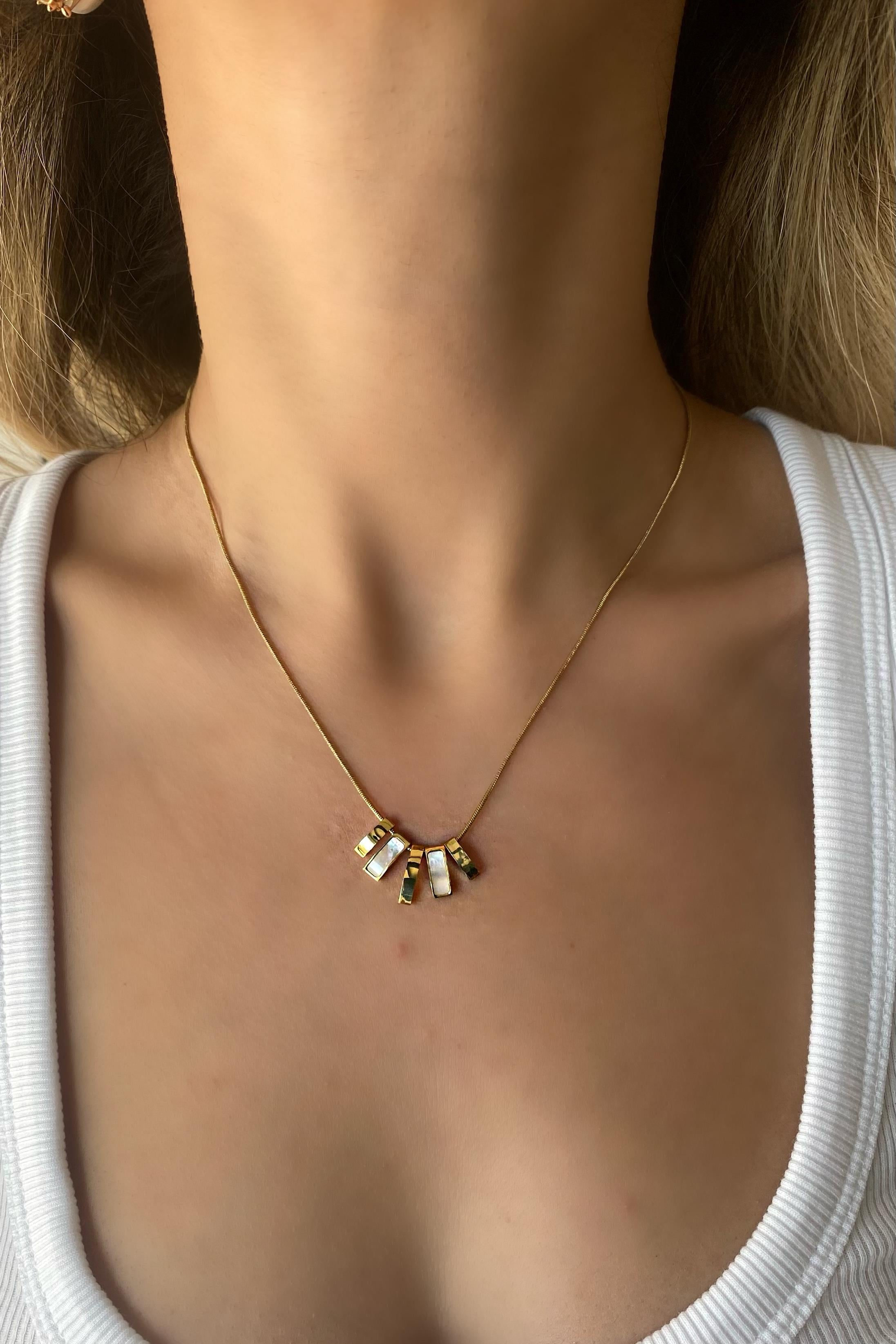 SEDEFLİ ÇUBUK KOLYE