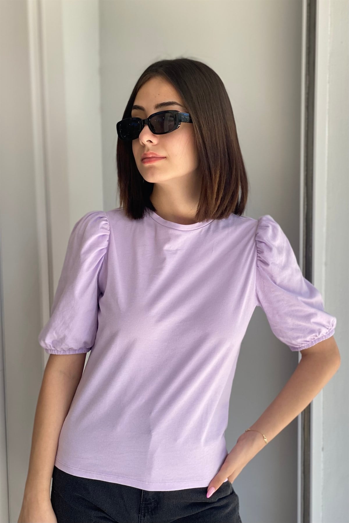 SIFIR YAKA BALON KOL T-SHIRT