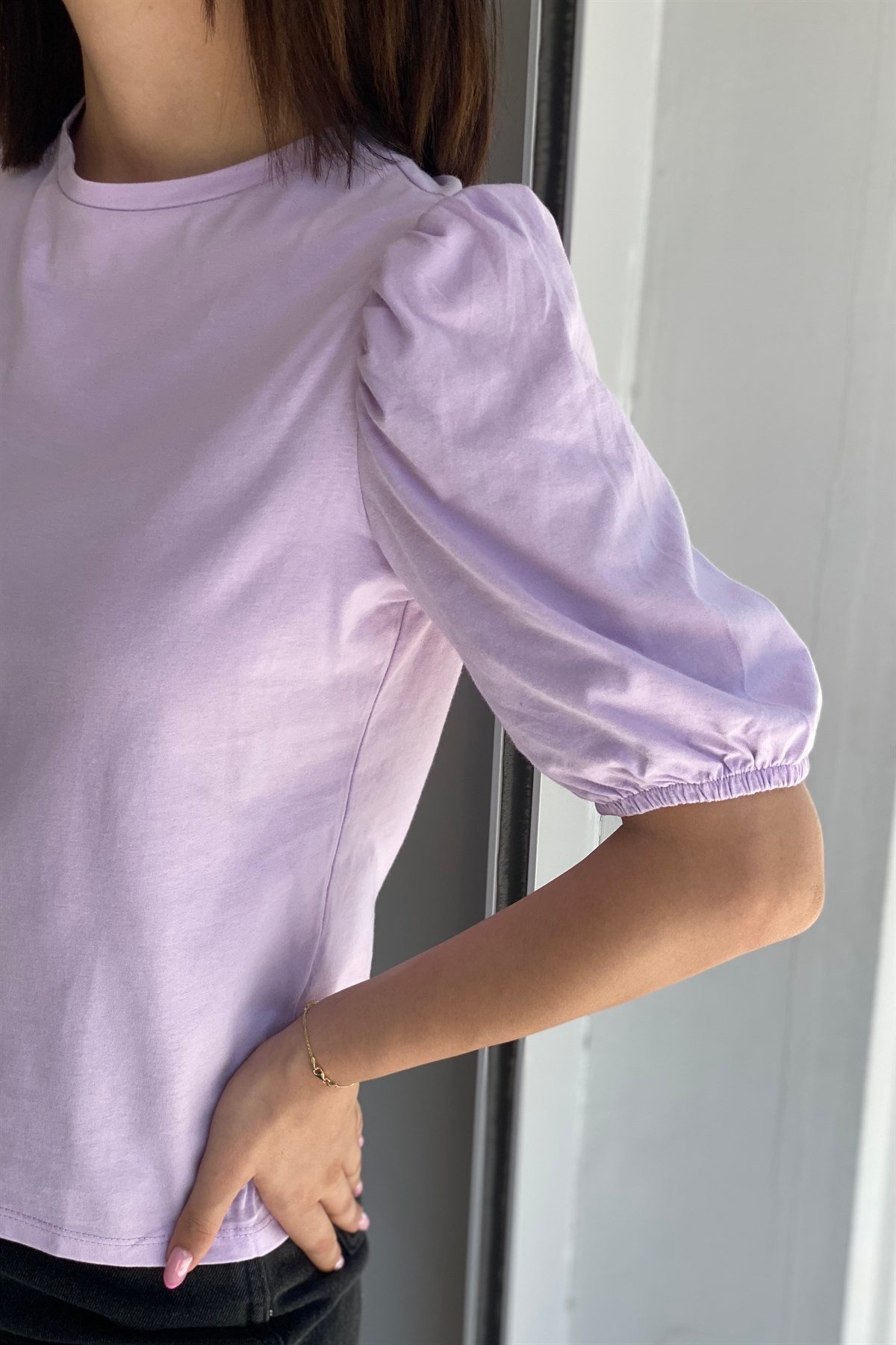 SIFIR YAKA BALON KOL T-SHIRT