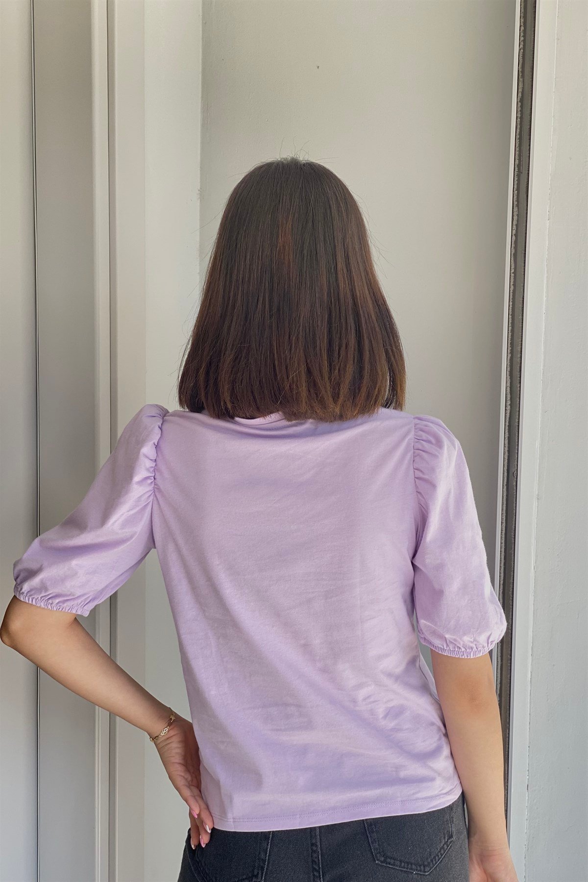SIFIR YAKA BALON KOL T-SHIRT