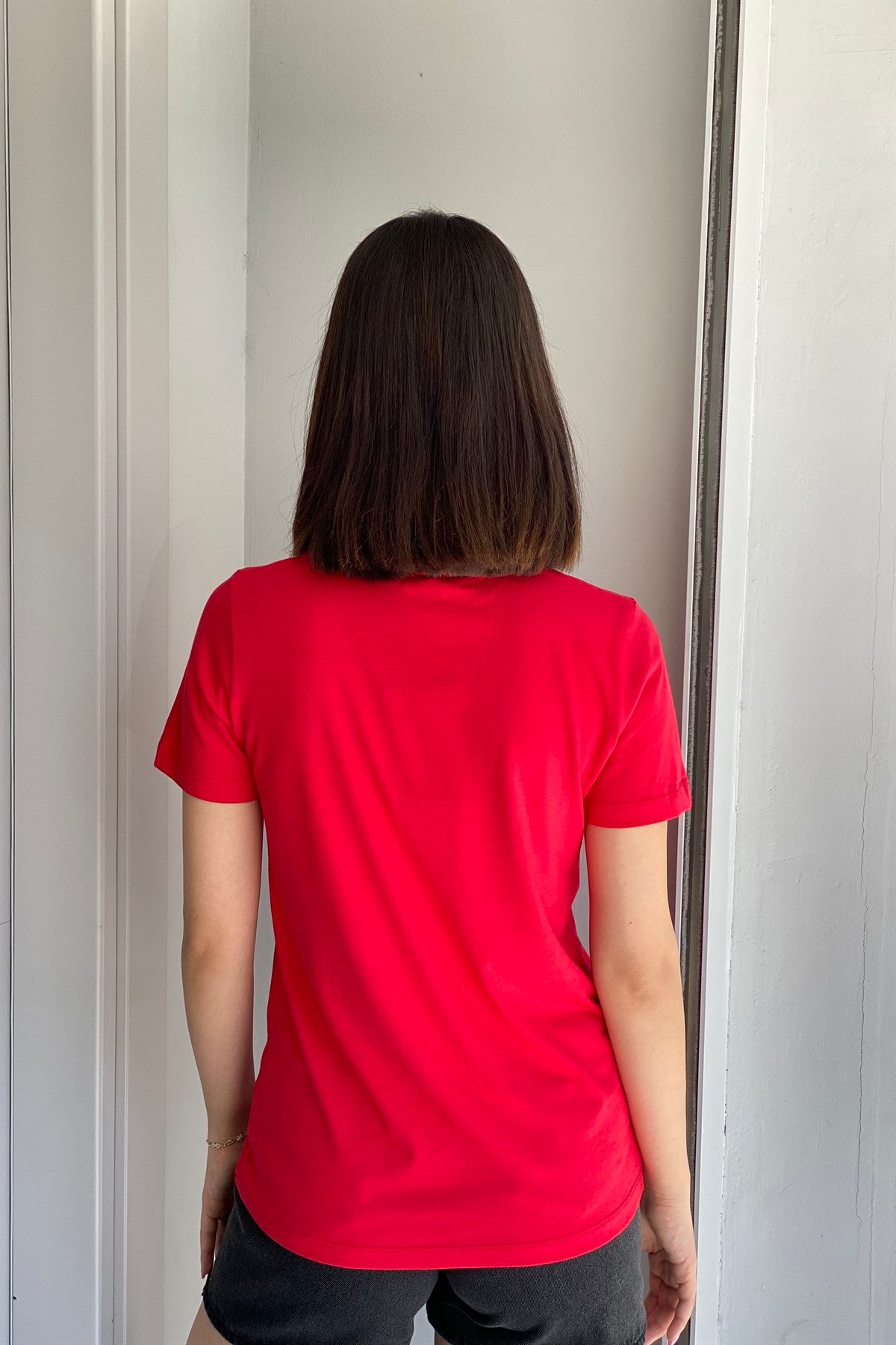 SIFIR YAKA BASIC T-SHIRT