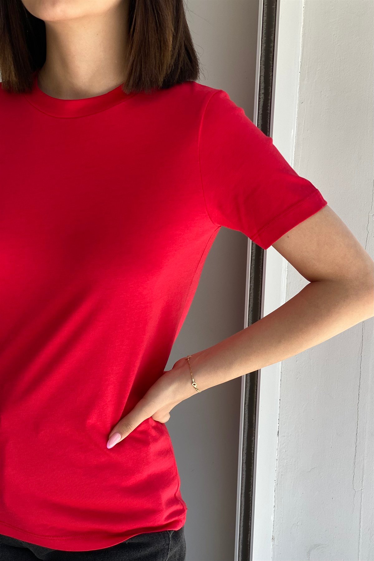 SIFIR YAKA BASIC T-SHIRT