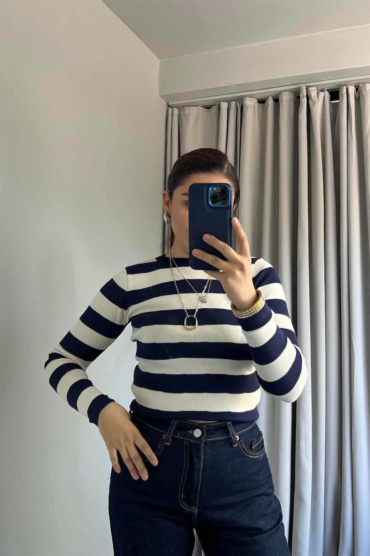 SIFIR YAKA ÇİZGİLİ KISA KAZAK/3798