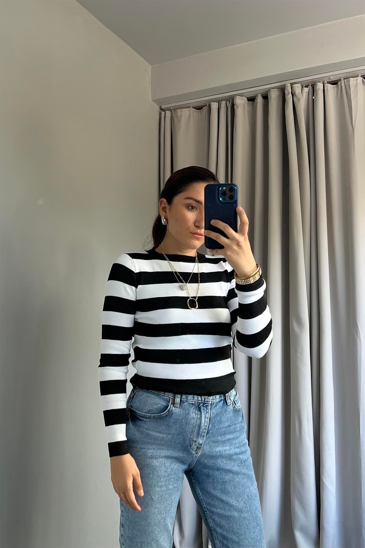 SIFIR YAKA ÇİZGİLİ KISA KAZAK/3798