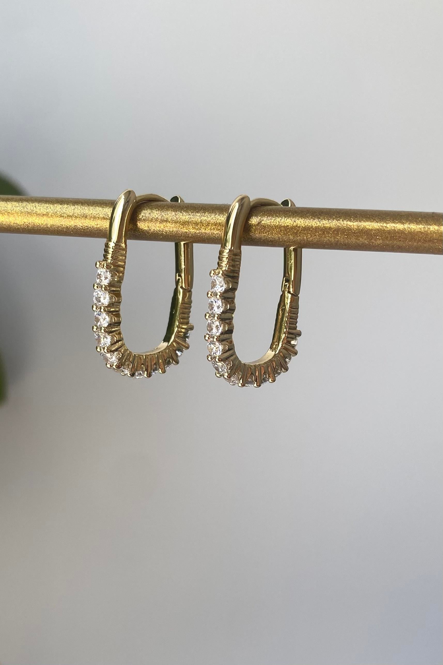 SIRALI TAŞ U HALKA KÜPE 2,5cm