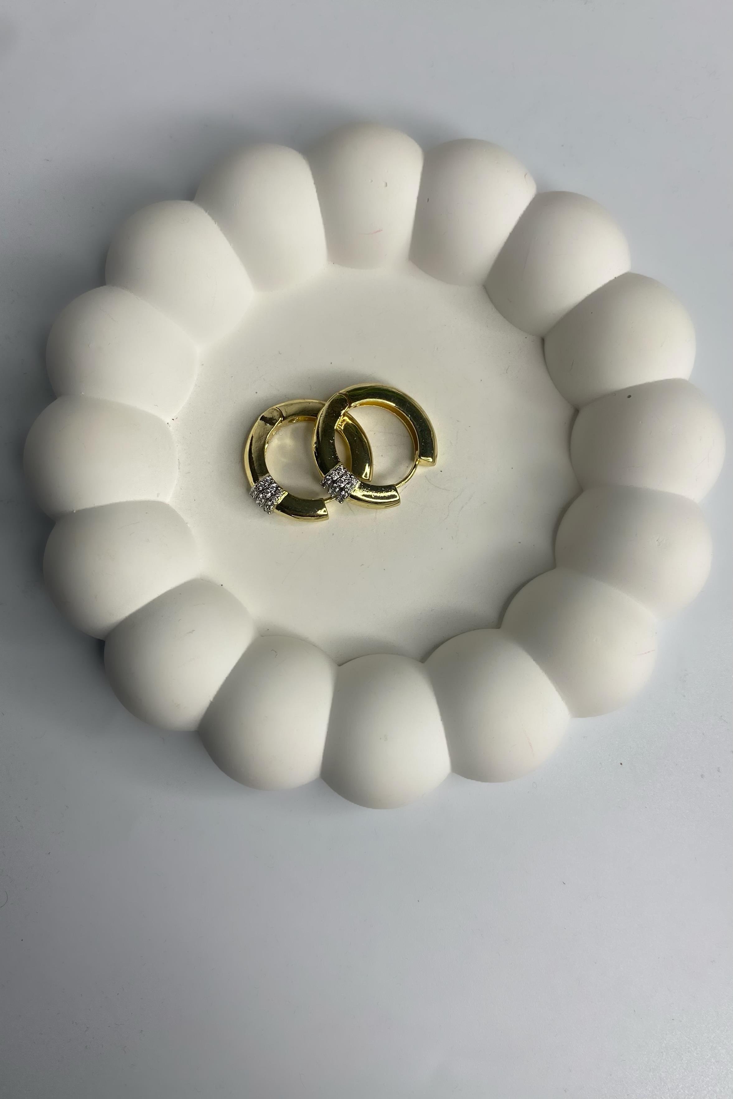 TAŞ DETAYLI HALKA KÜPE 2cm