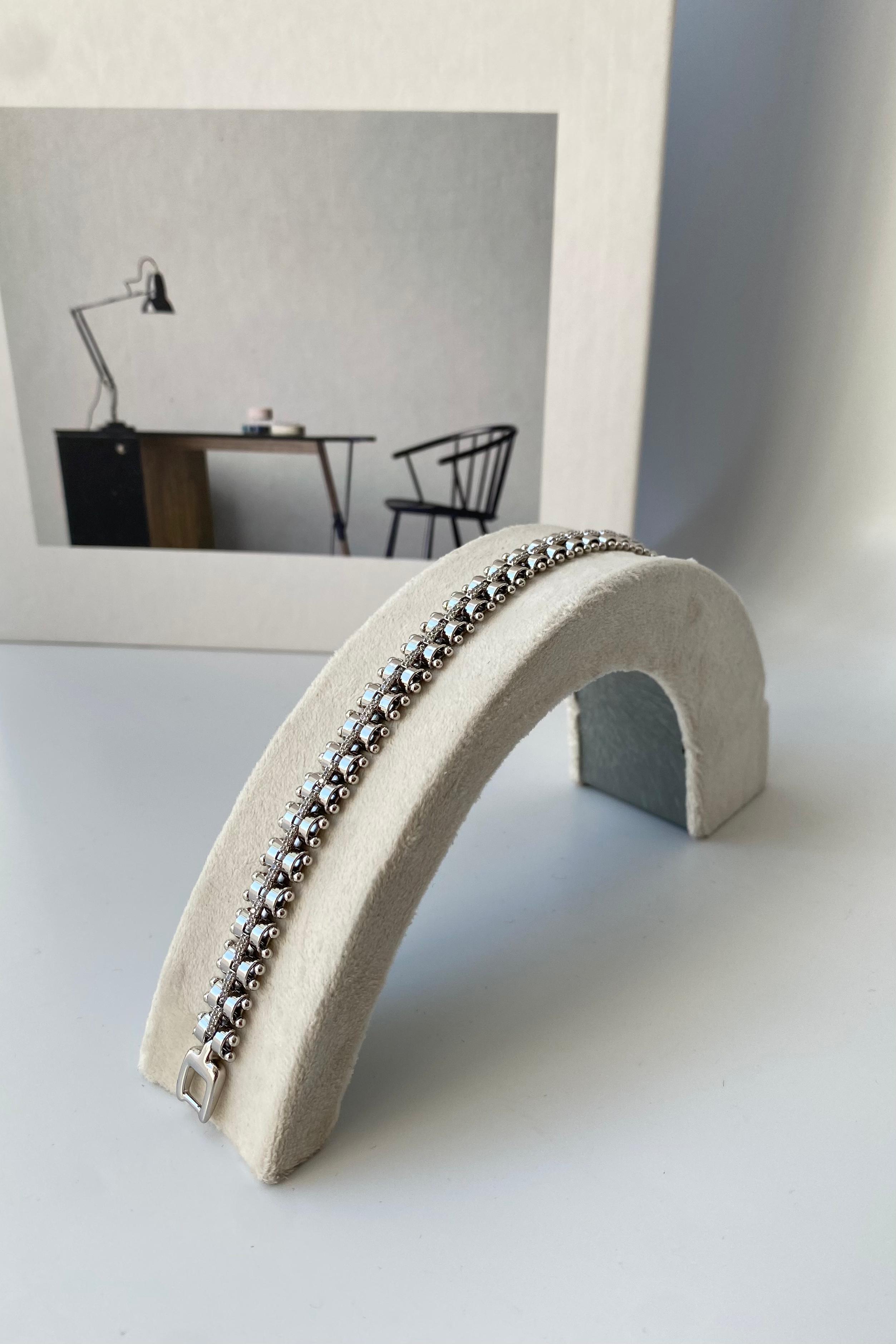 TAŞ ŞERİTLİ PİMLİ KORDON BİLEZİK