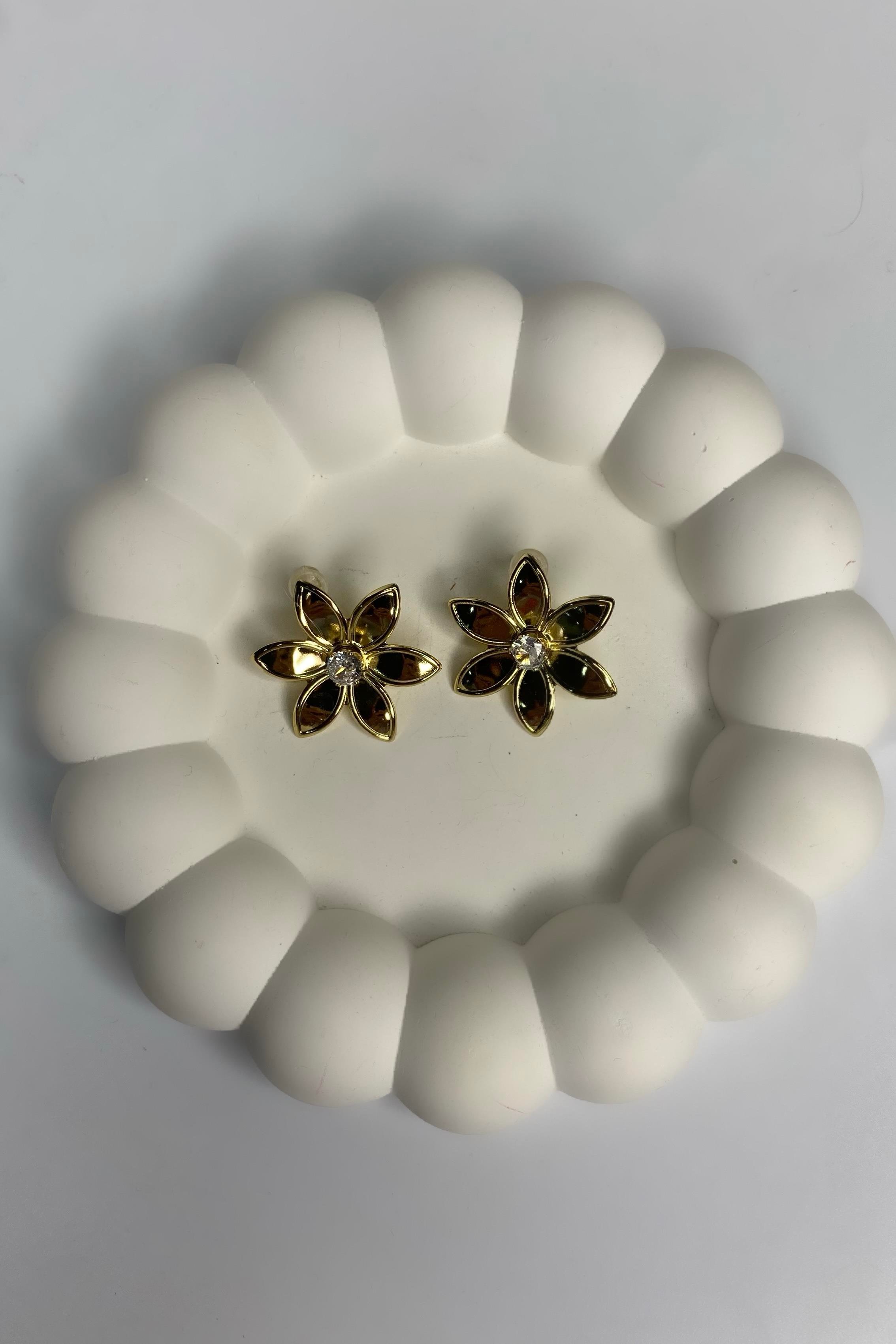 TAŞLI ÇİÇEK DETAY KÜPE